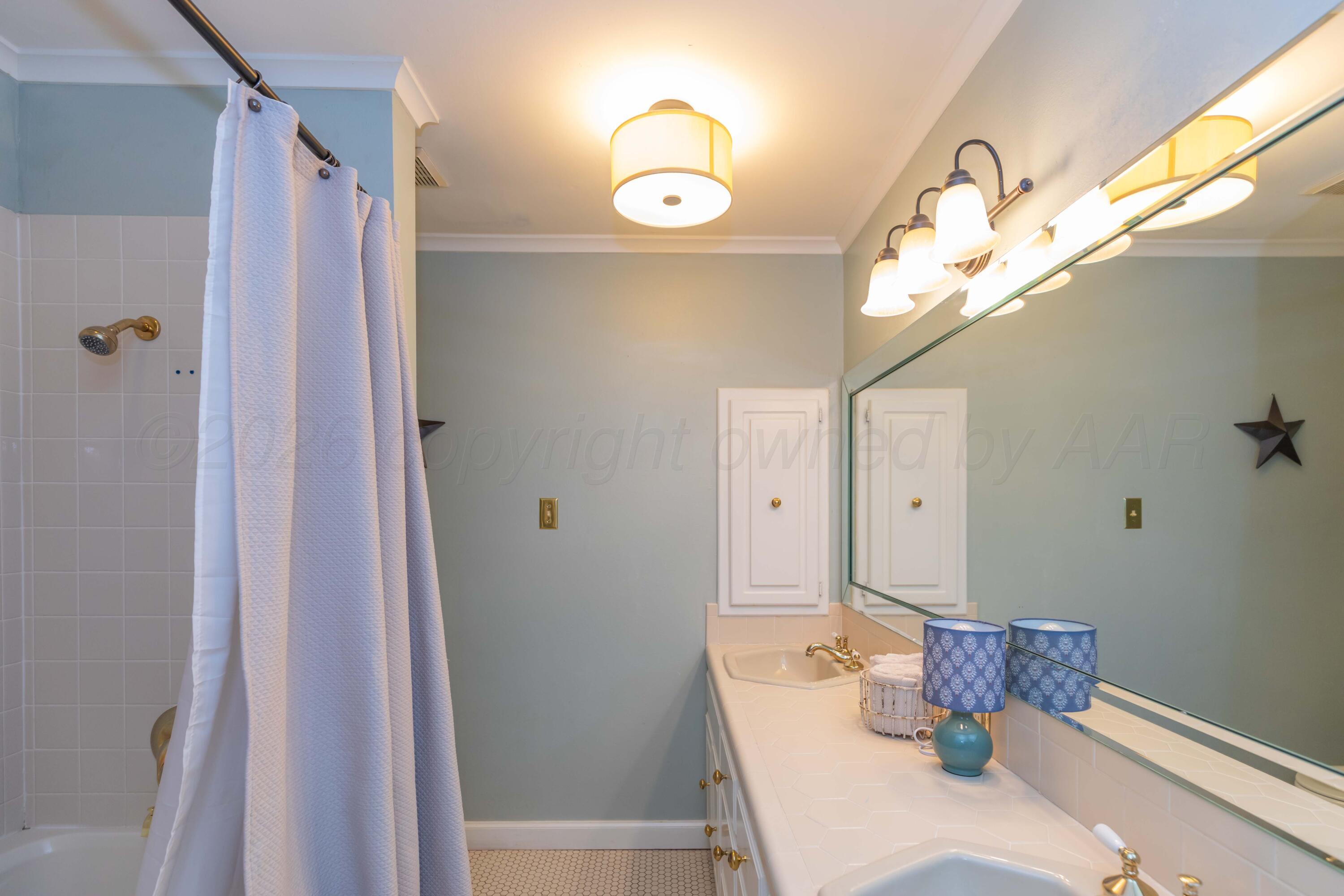 2819 S Hughes Street Property Photo 56