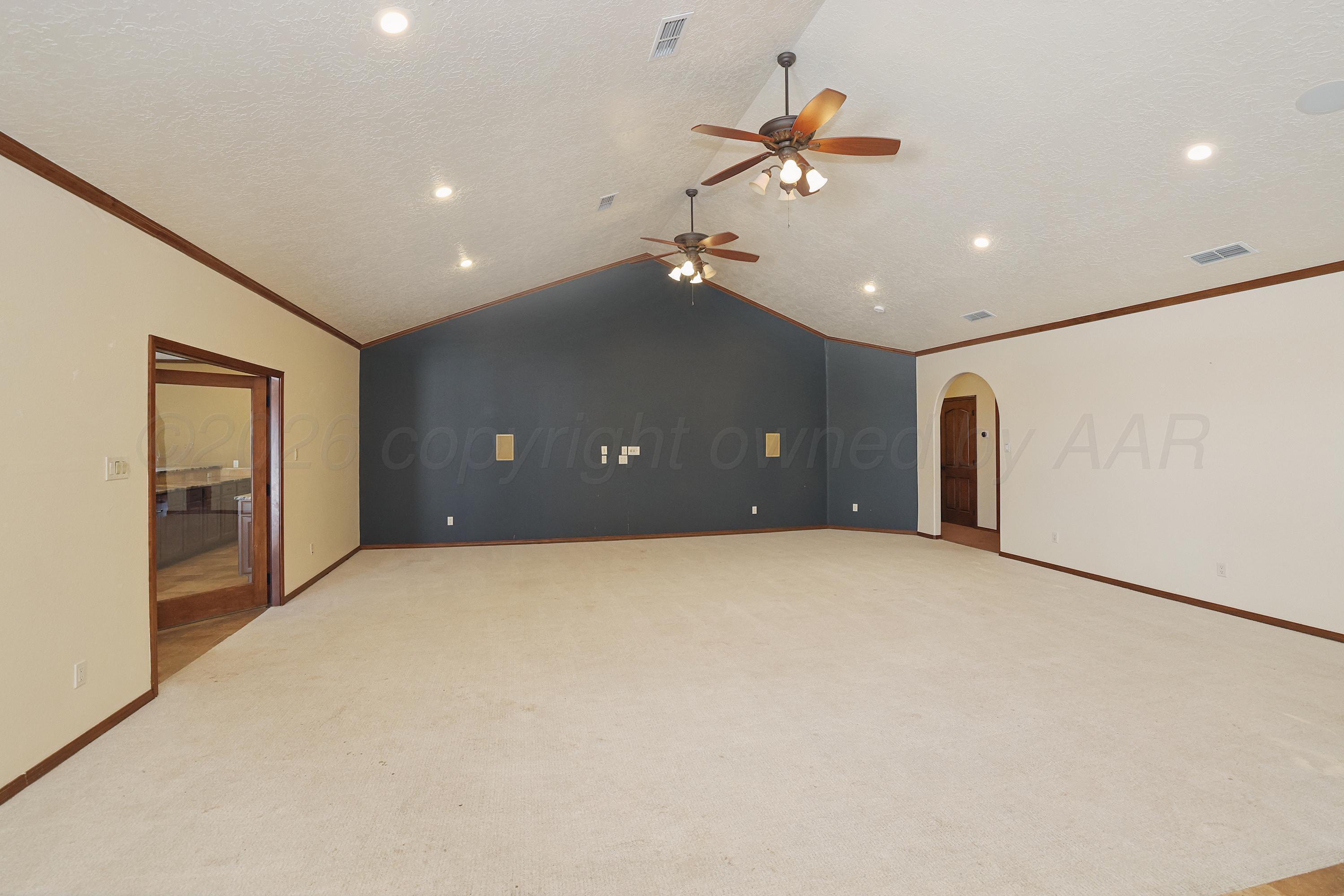 18801 Spirit Lane Property Photo 9