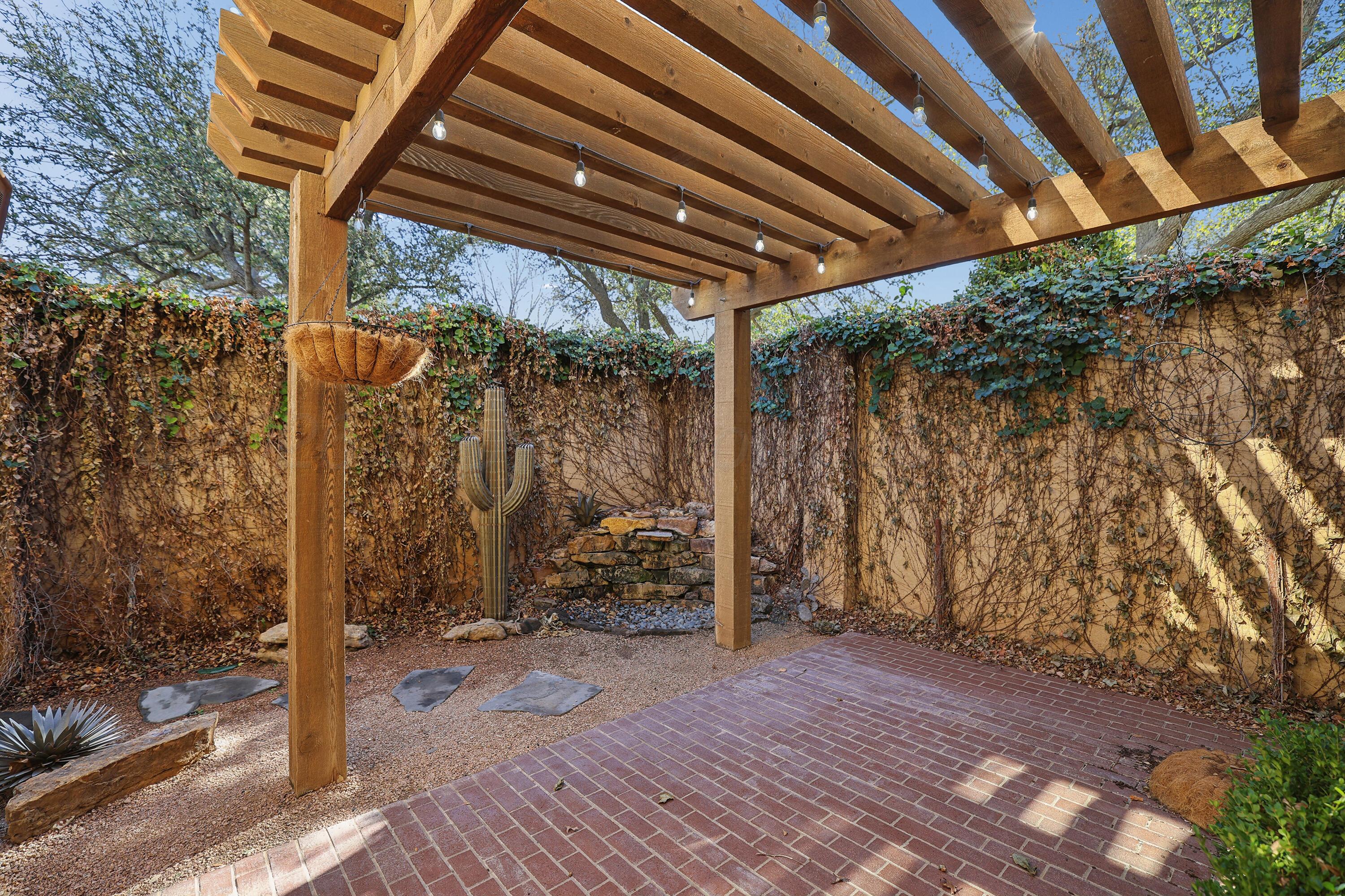2 Woodstone Street Property Photo 34