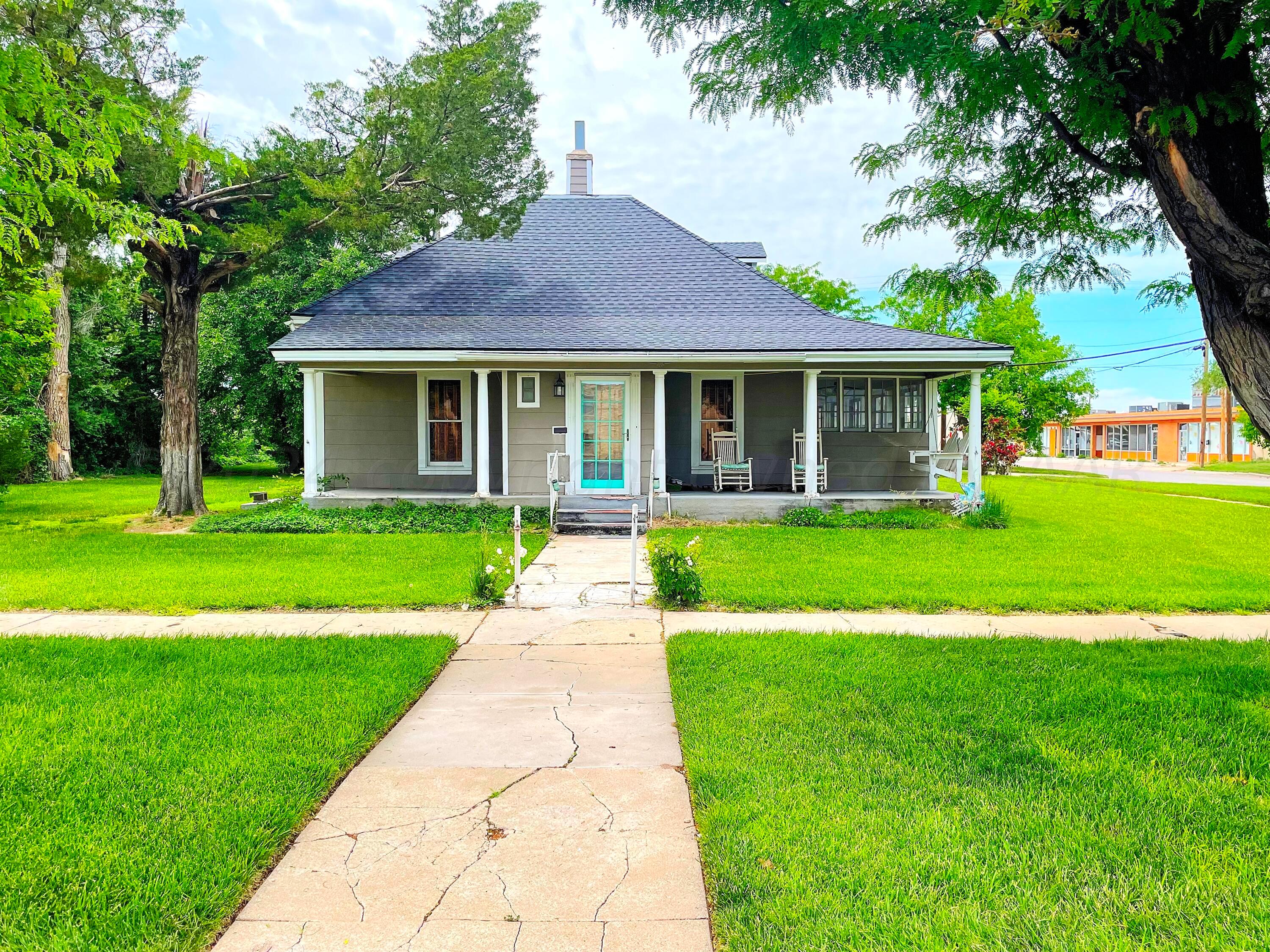 302 S Baylor Street Property Photo 2