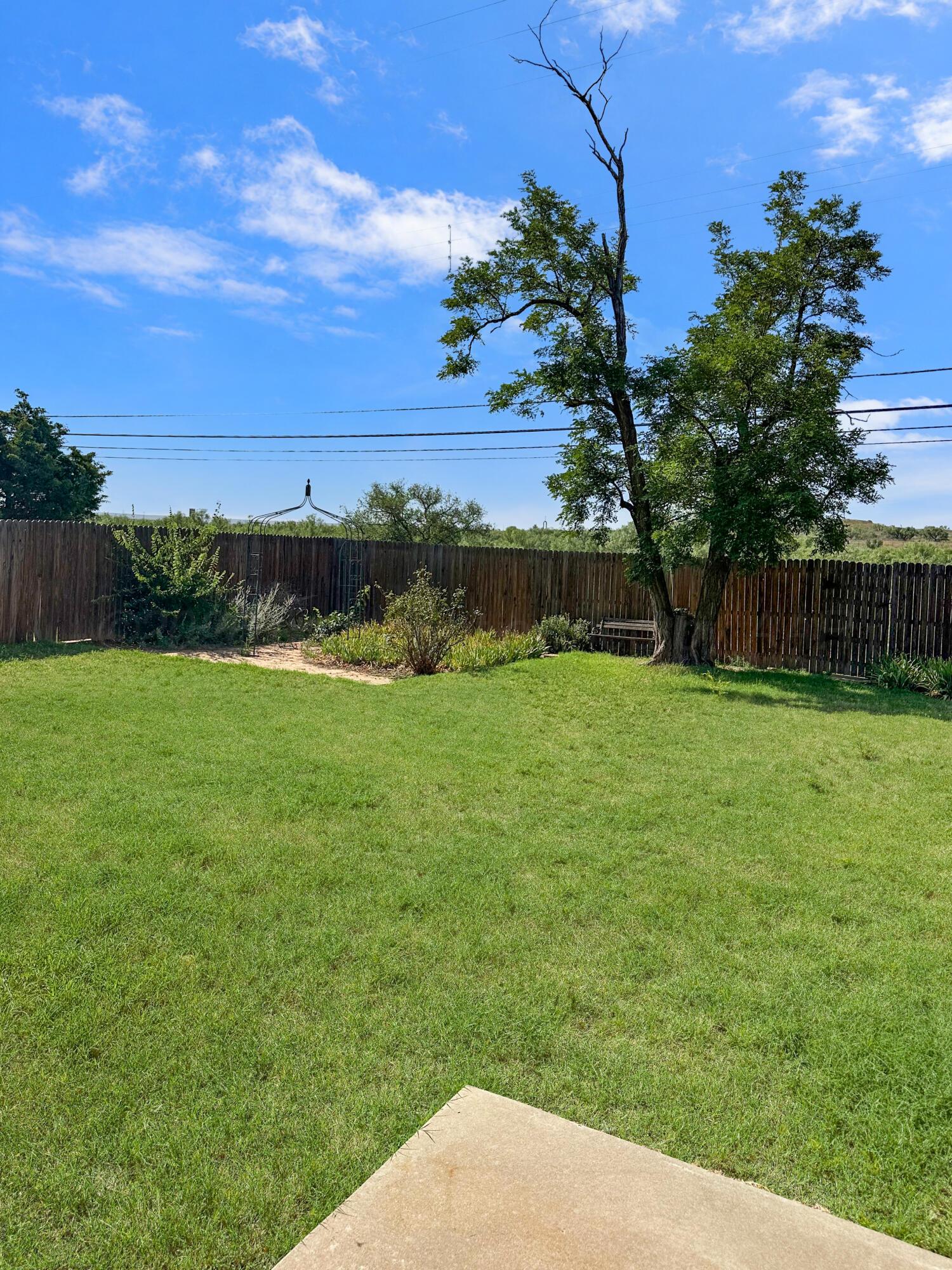 108 Galahad Street Property Photo 32