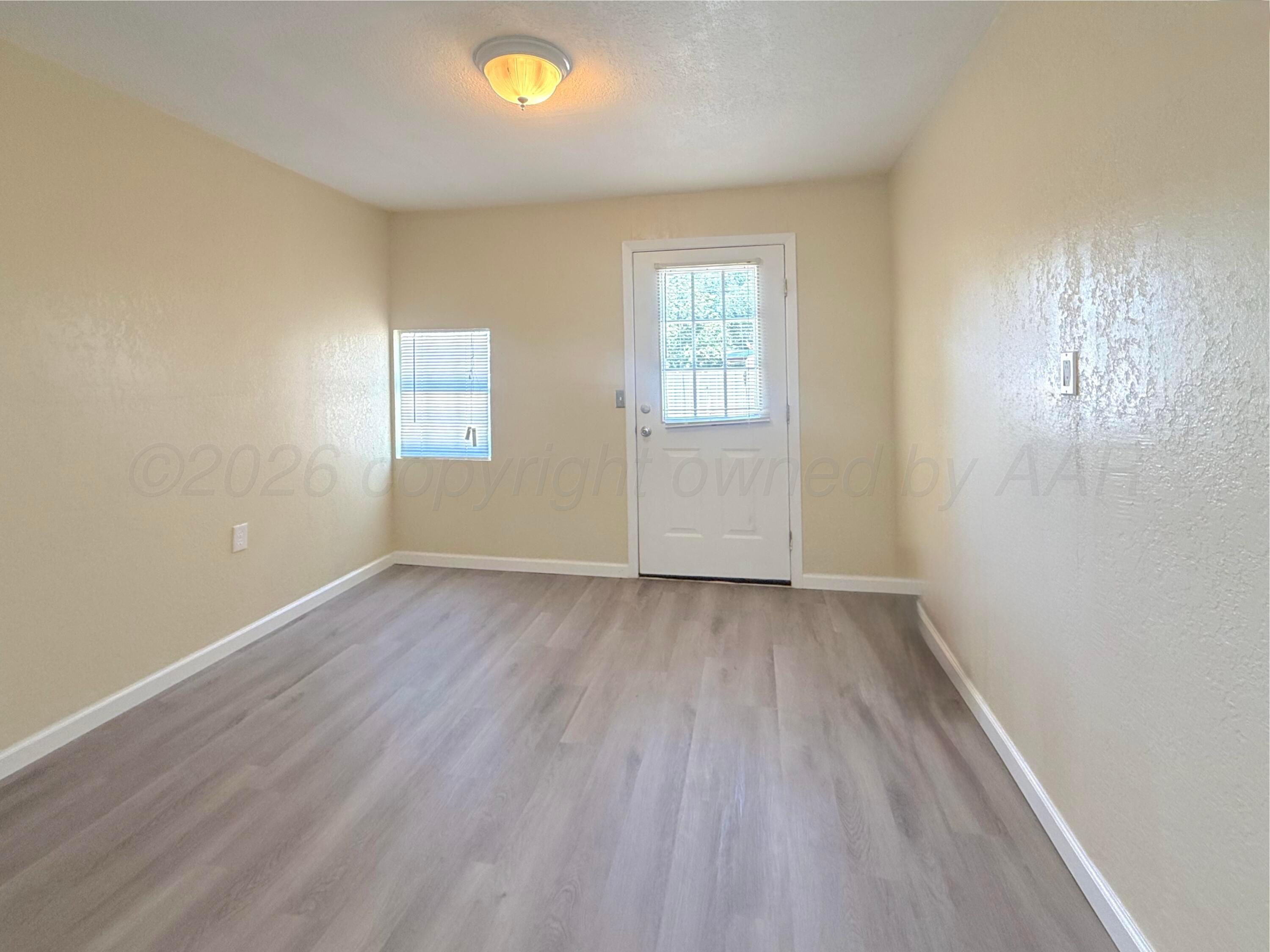 215 Peach Avenue Property Photo 6
