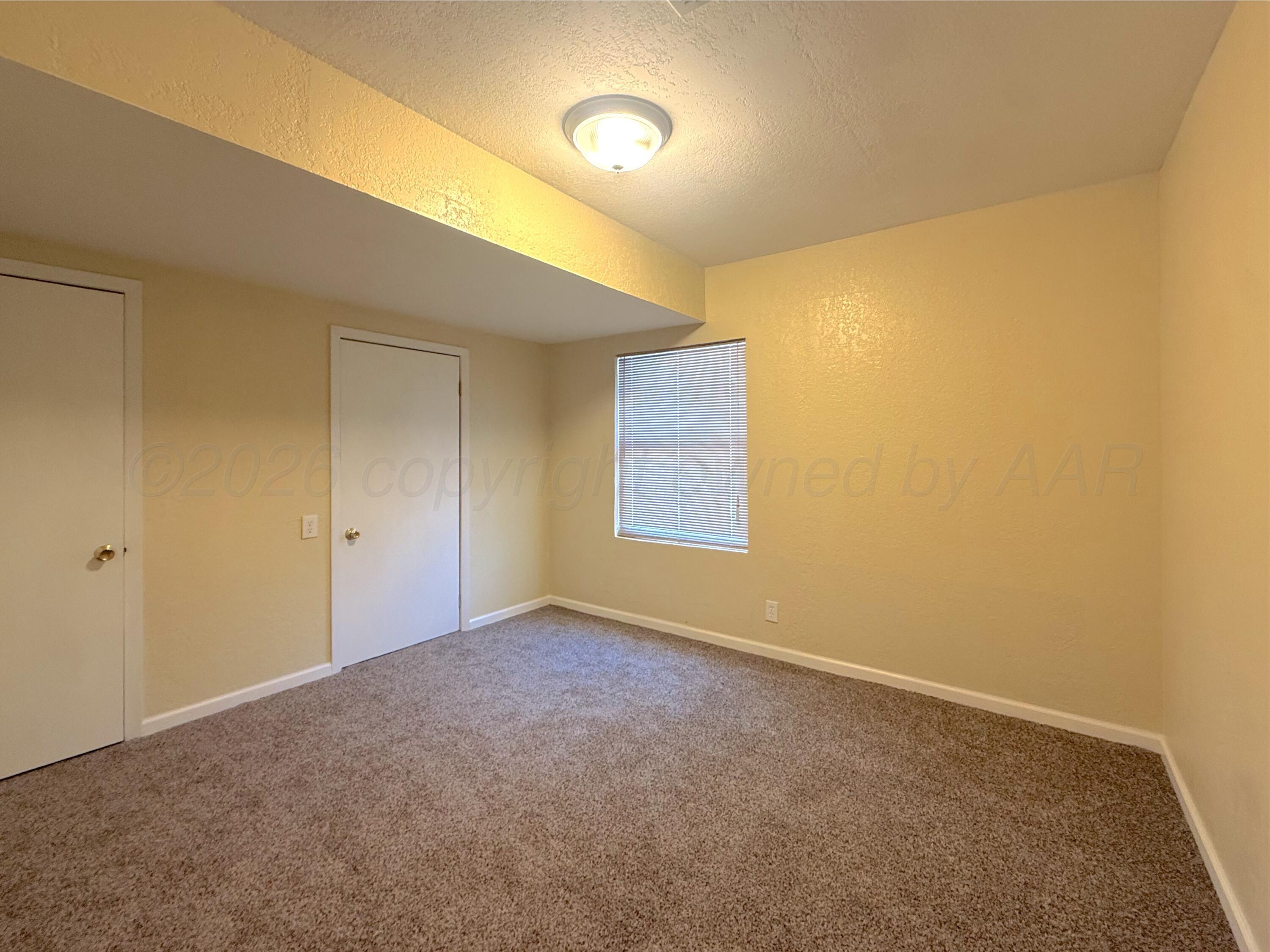 215 Peach Avenue Property Photo 8