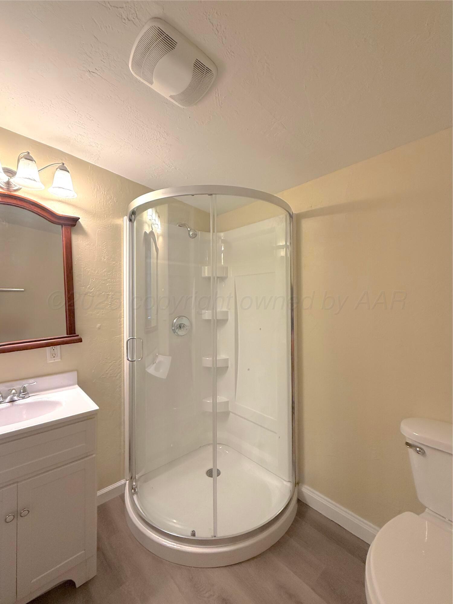 215 Peach Avenue Property Photo 9