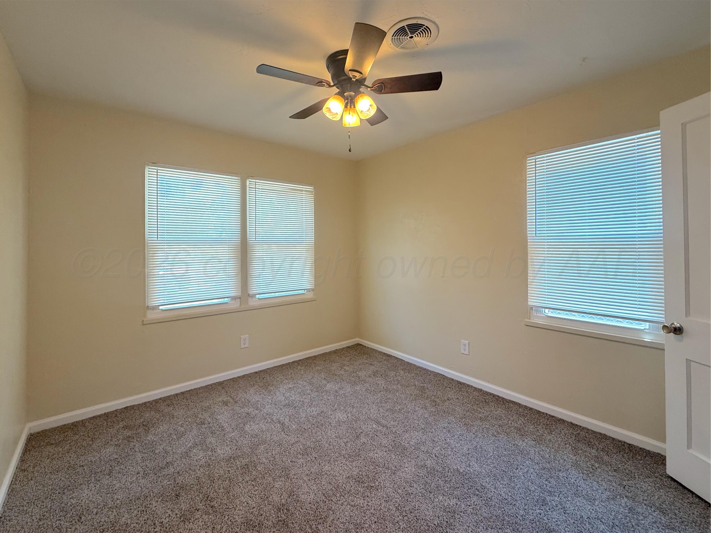 215 Peach Avenue Property Photo 11