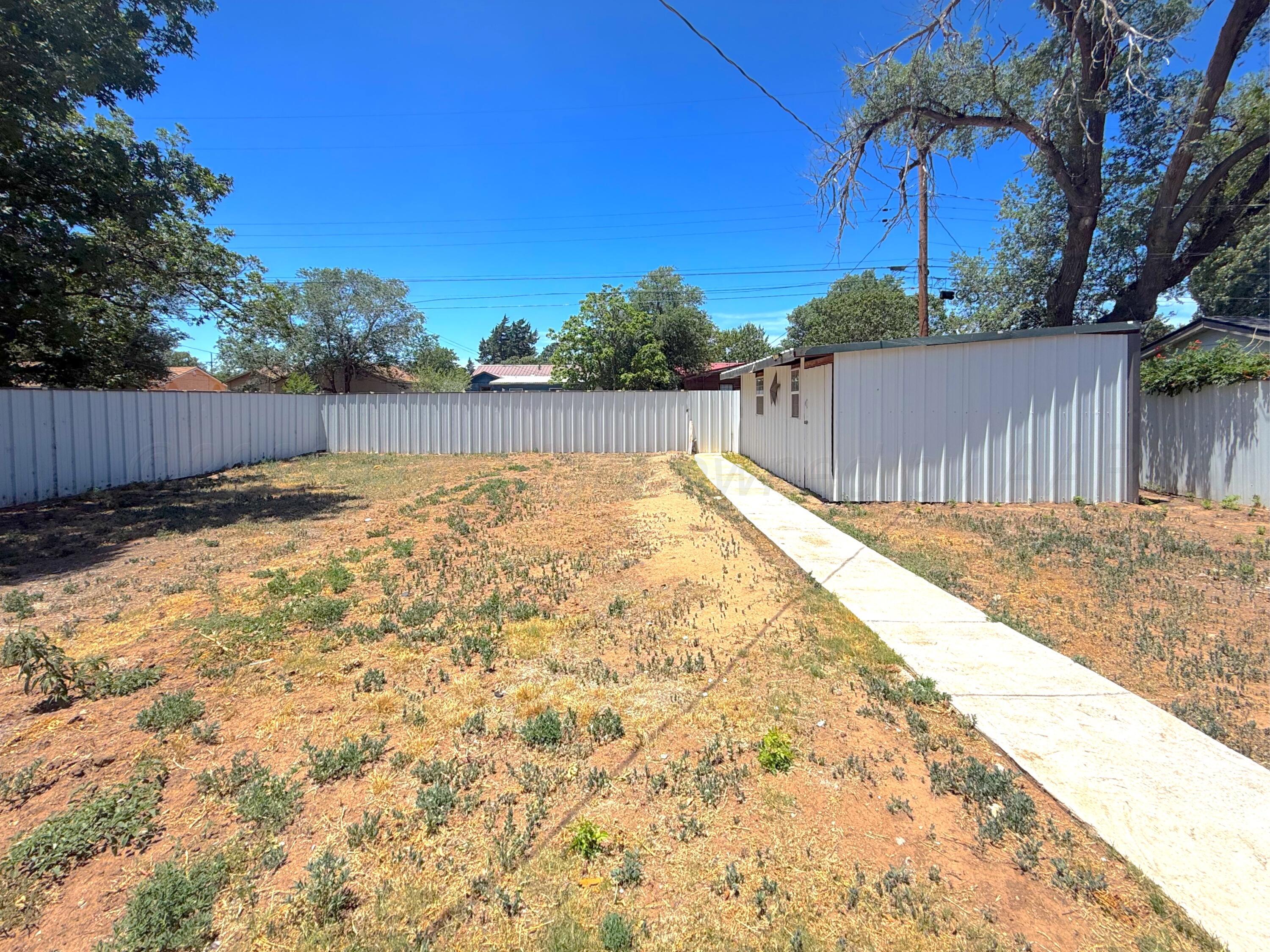 215 Peach Avenue Property Photo 15