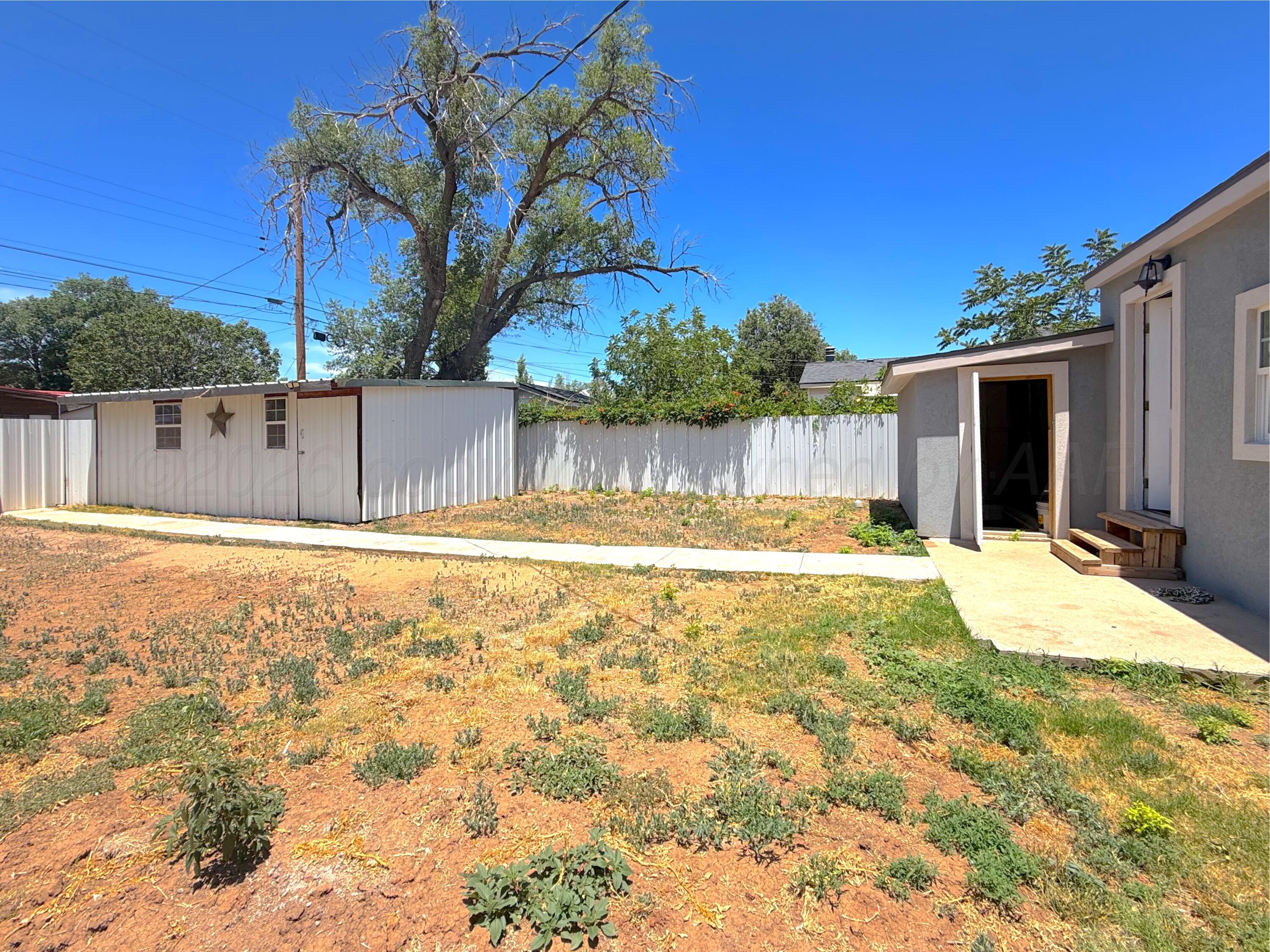 215 Peach Avenue Property Photo 16
