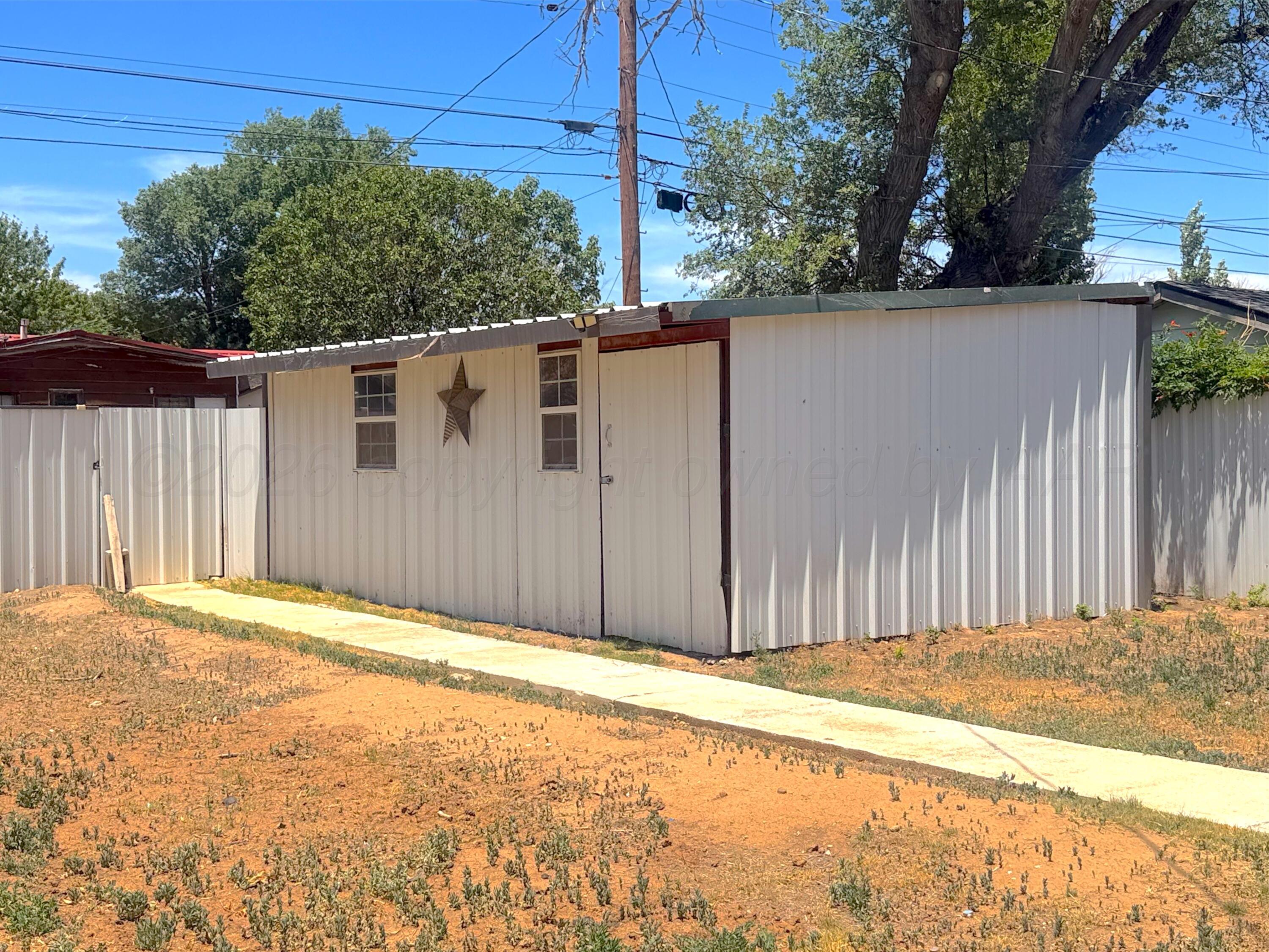 215 Peach Avenue Property Photo 17
