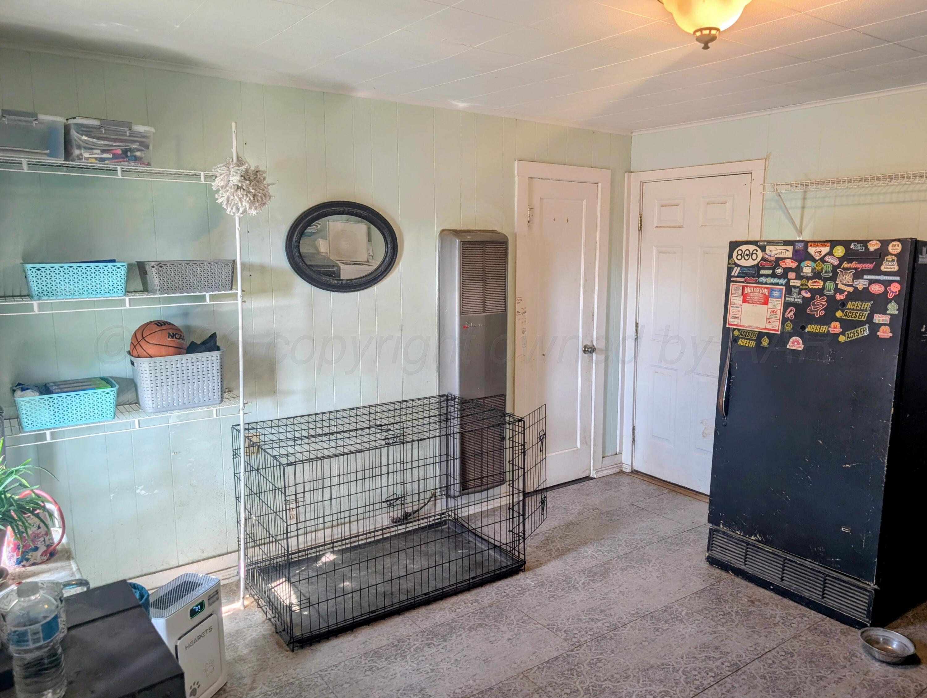 420 W 6th Street Property Photo 5