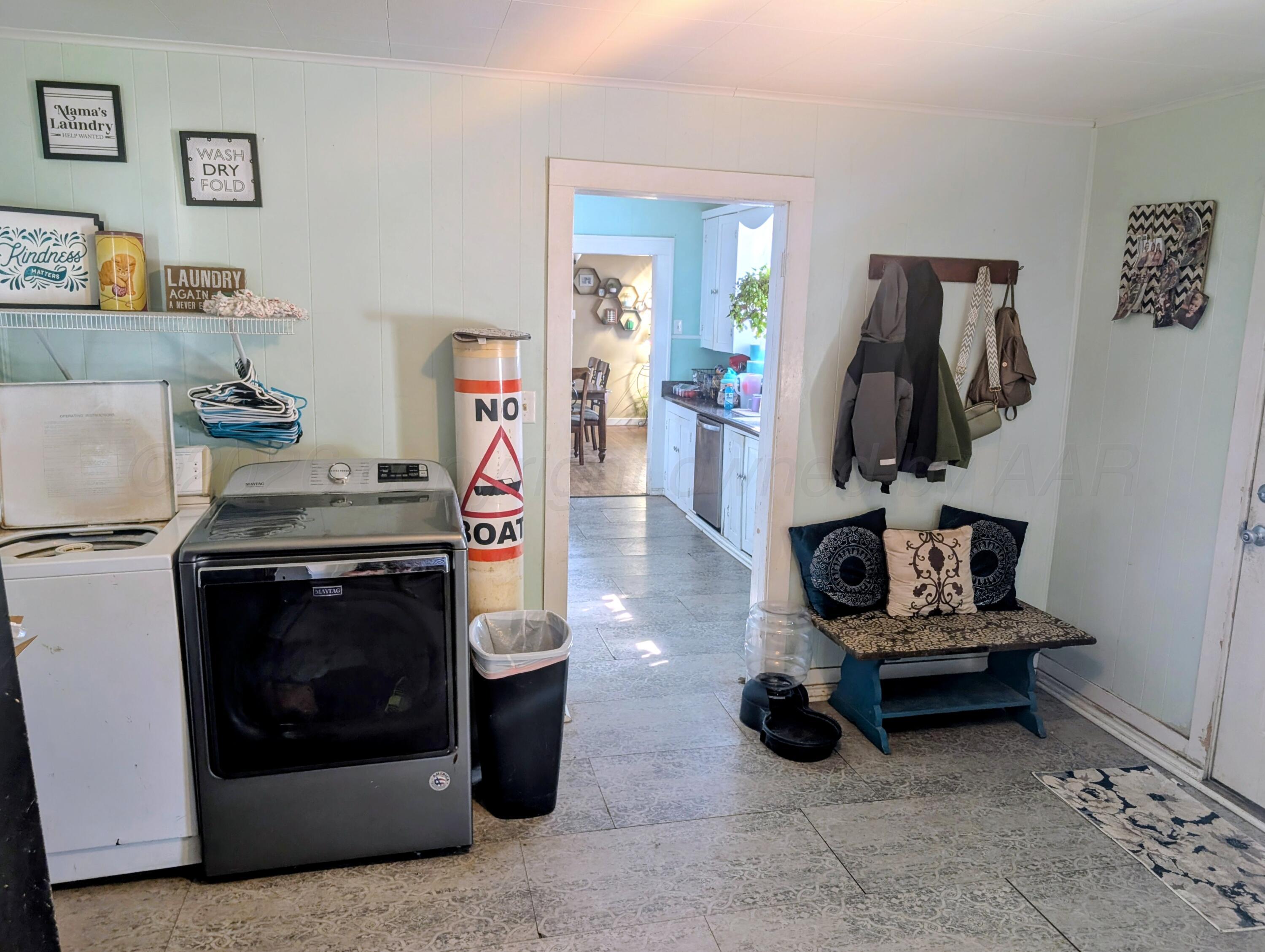 420 W 6th Street Property Photo 6