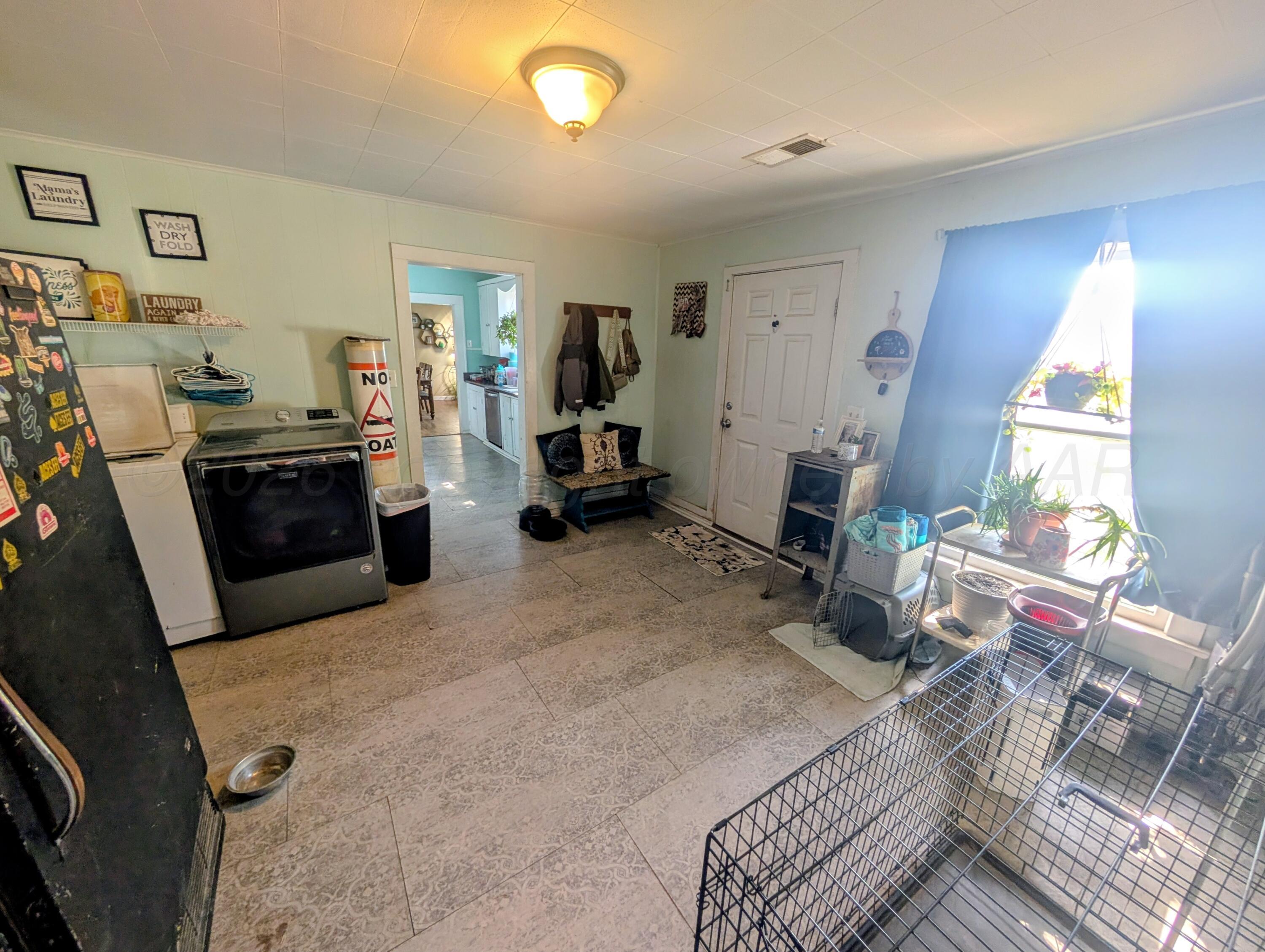 420 W 6th Street Property Photo 7