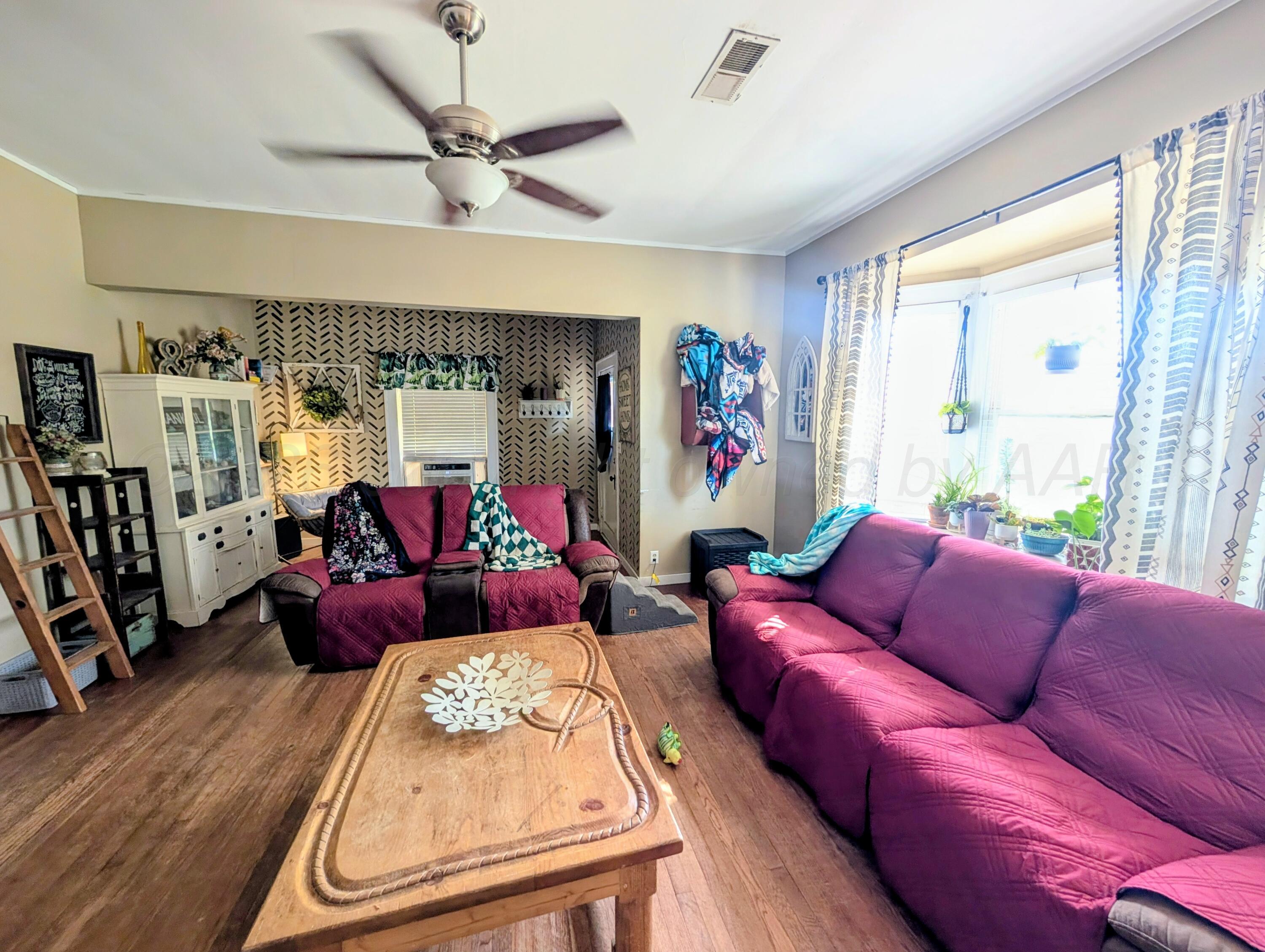 420 W 6th Street Property Photo 17