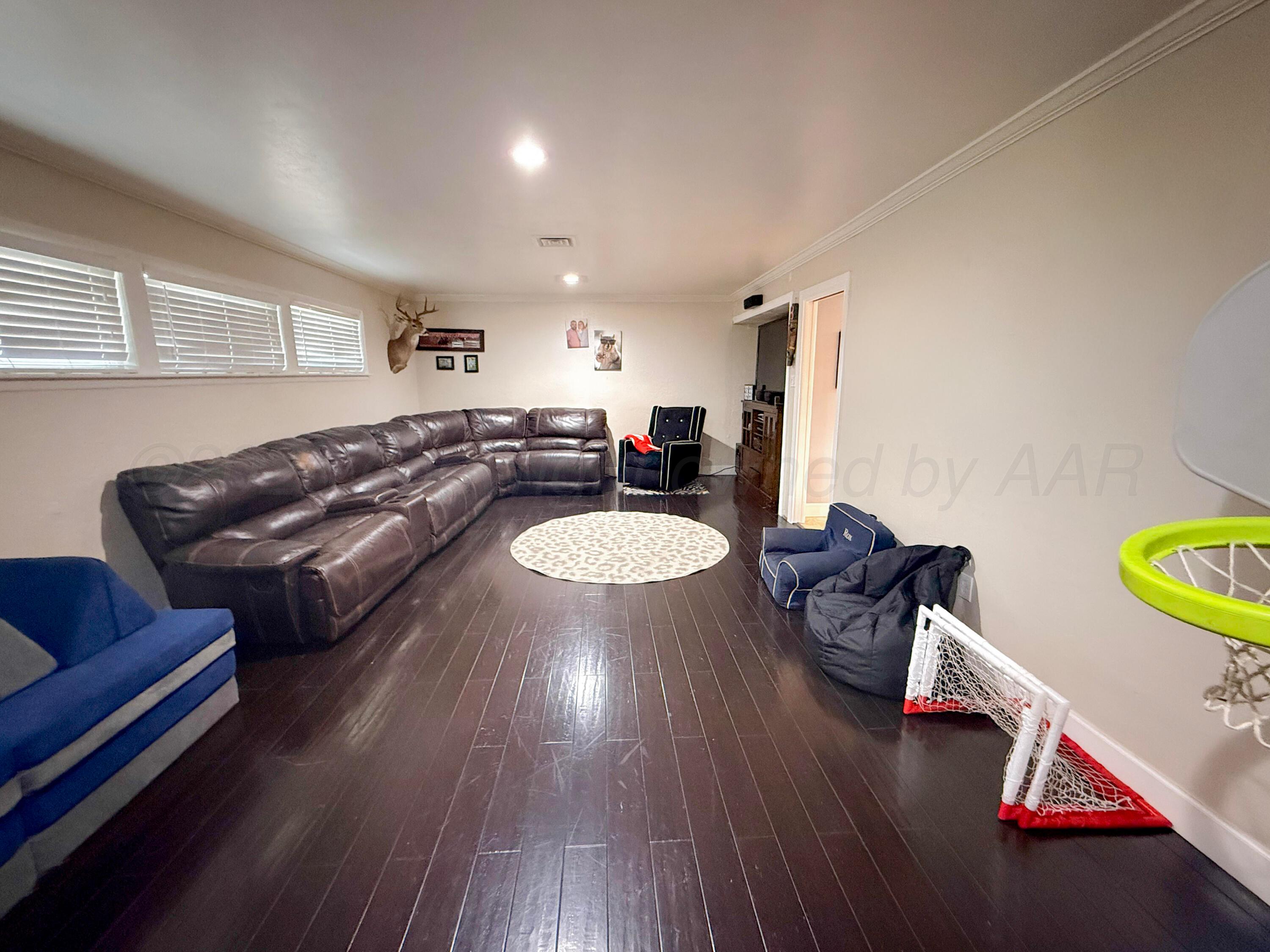 2336 Duncan Street Property Photo 6