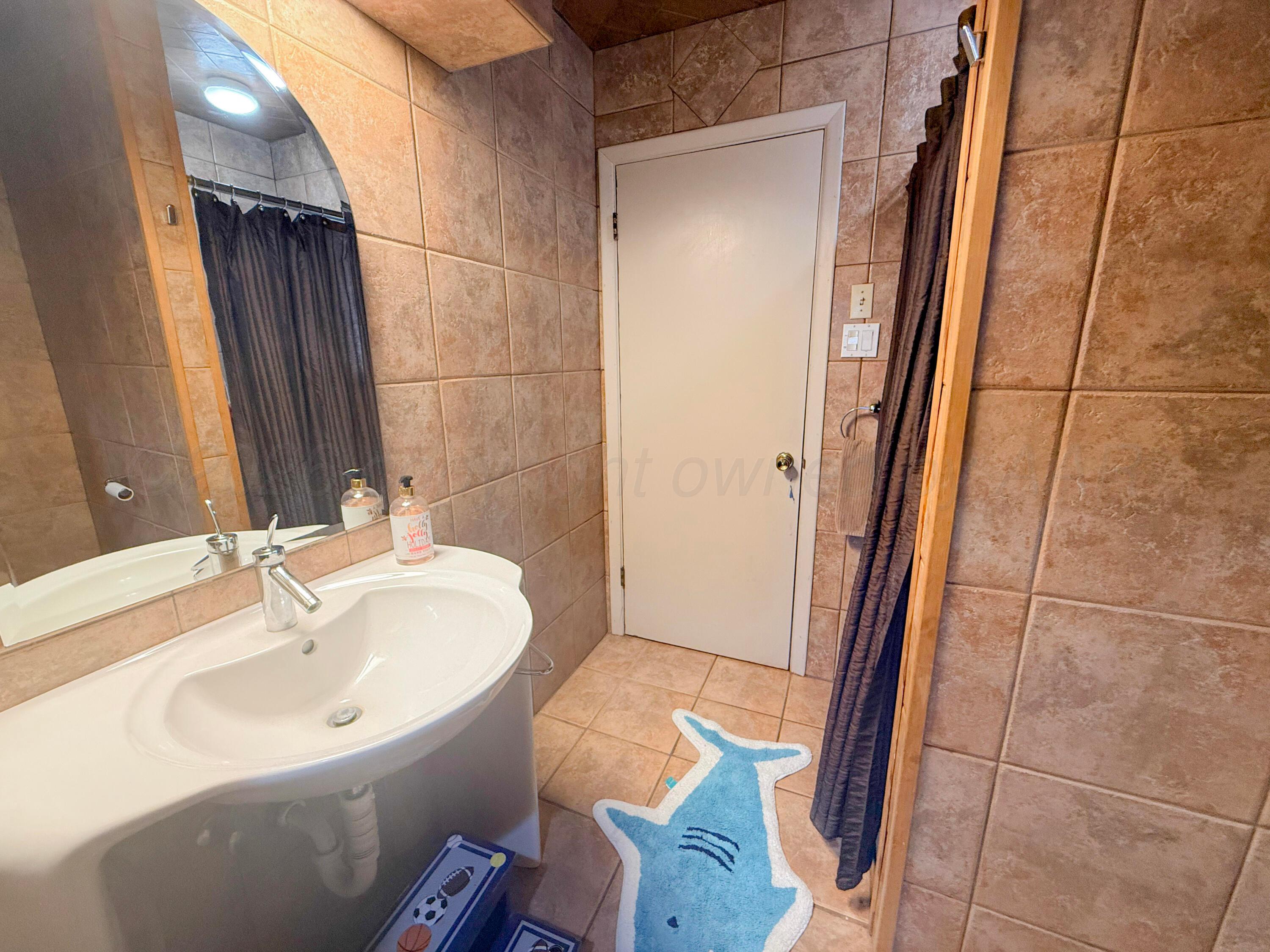 2336 Duncan Street Property Photo 39