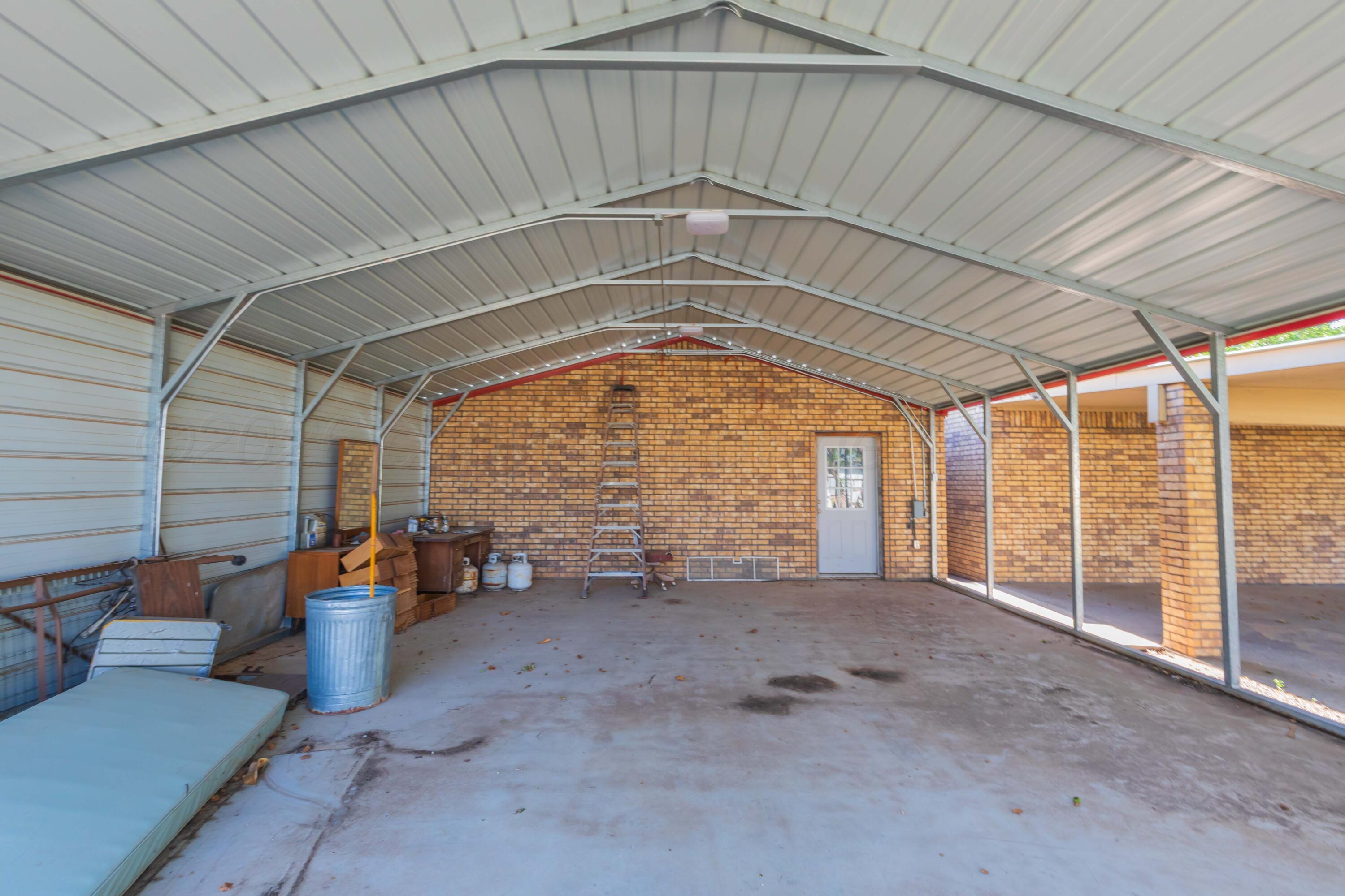 200 N Snider Street Property Photo 23