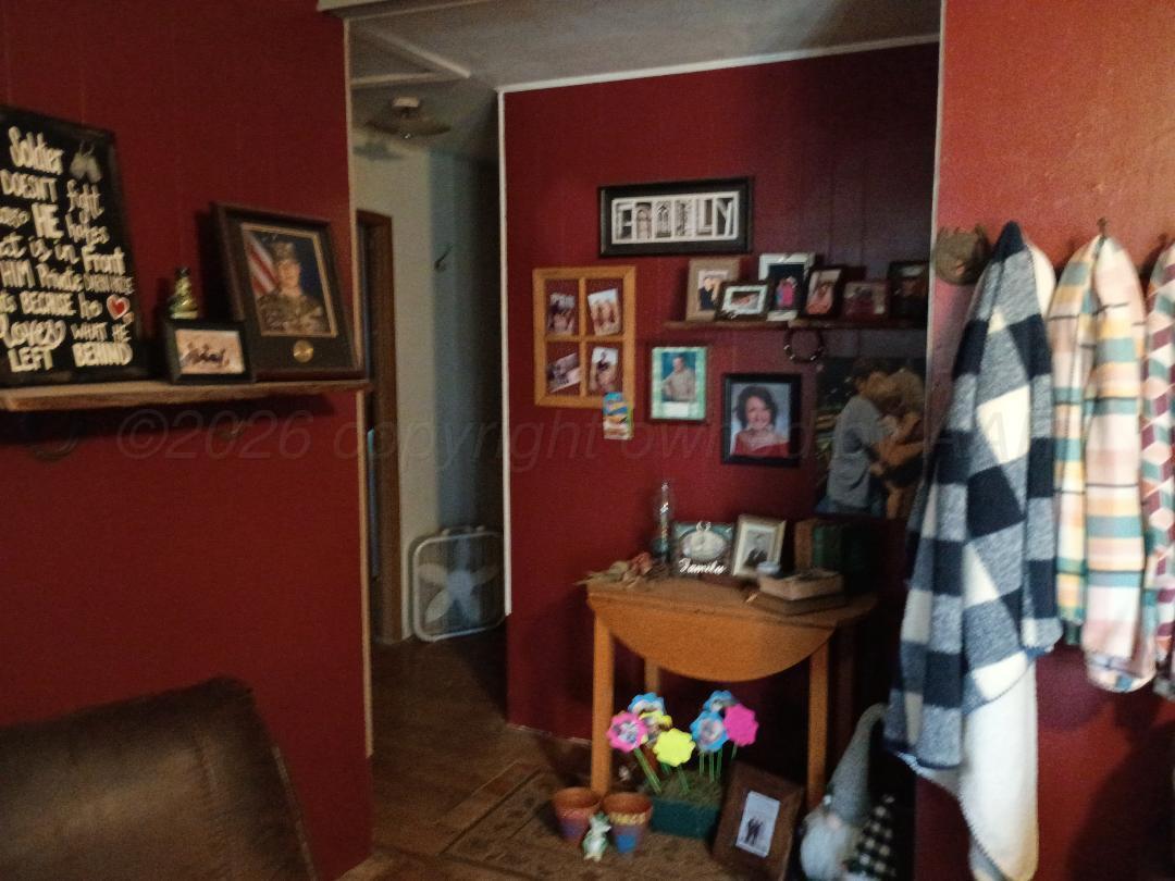 421 N Lowry Street Property Photo 4