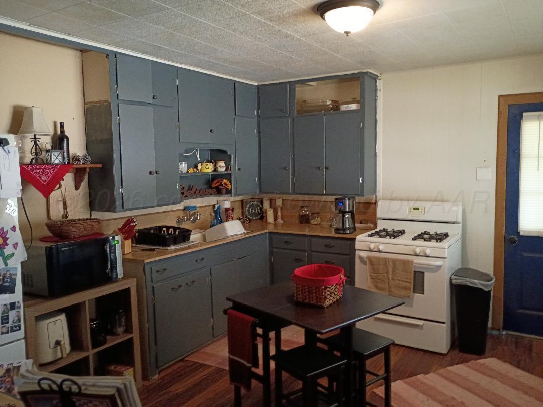 421 N Lowry Street Property Photo 6