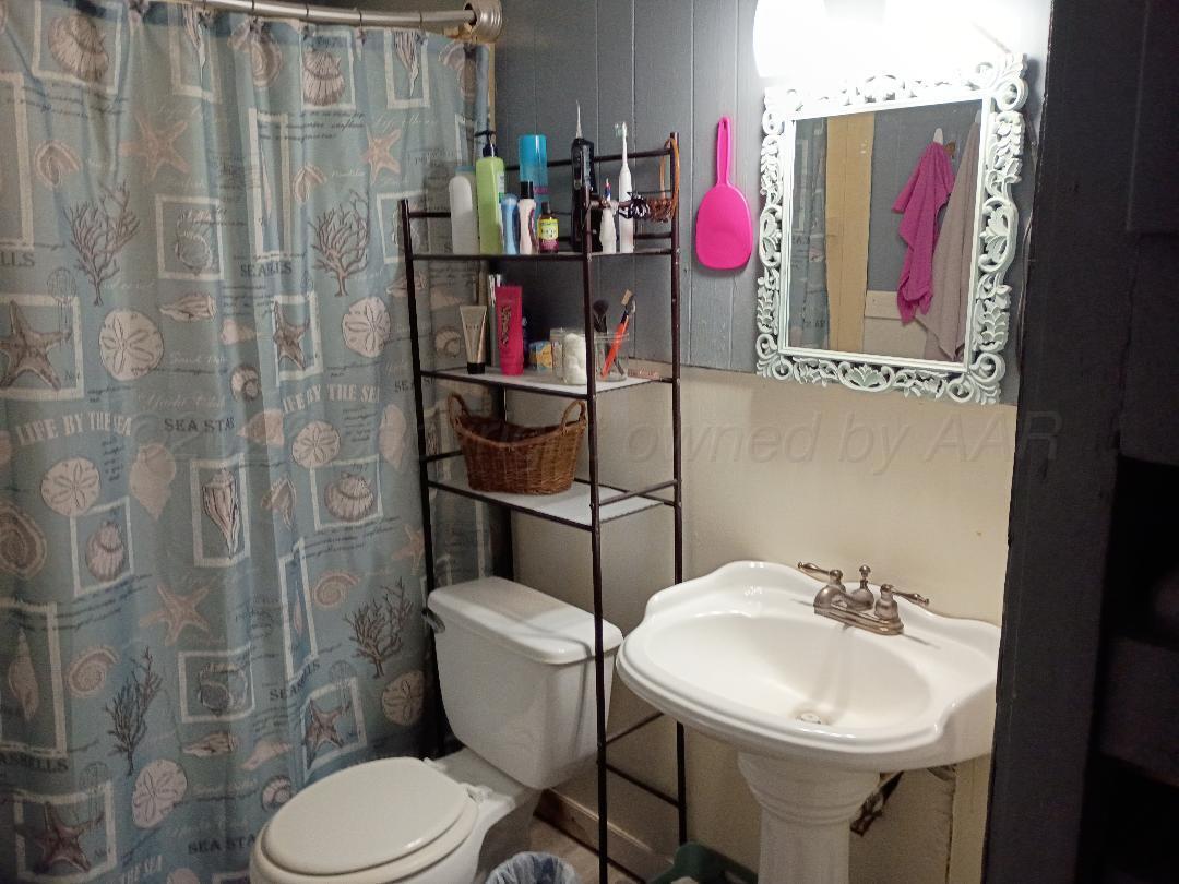 421 N Lowry Street Property Photo 7