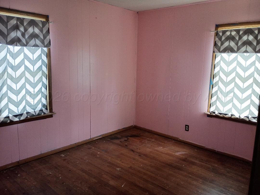 421 N Lowry Street Property Photo 10