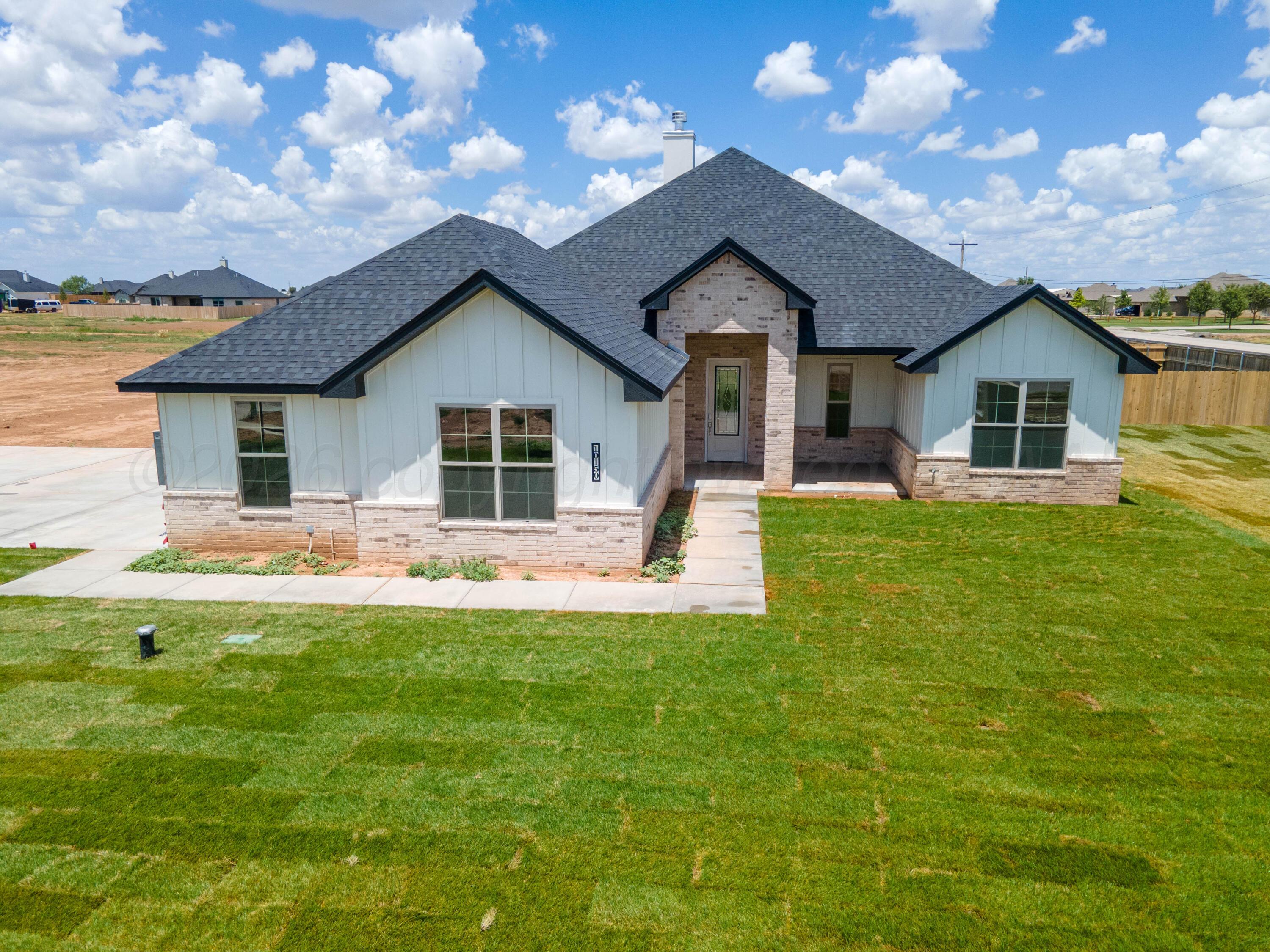 10150 Honeysuckle Road Property Photo 1