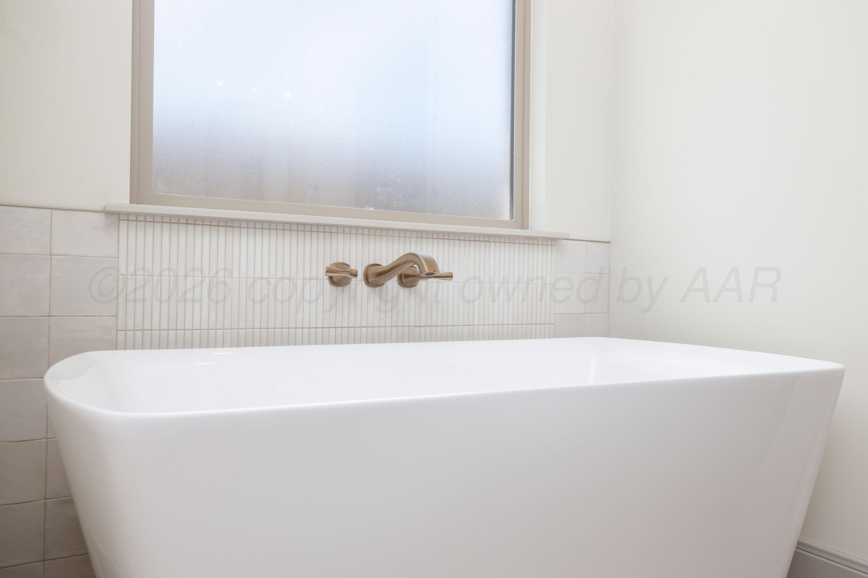 10150 Honeysuckle Road Property Photo 16