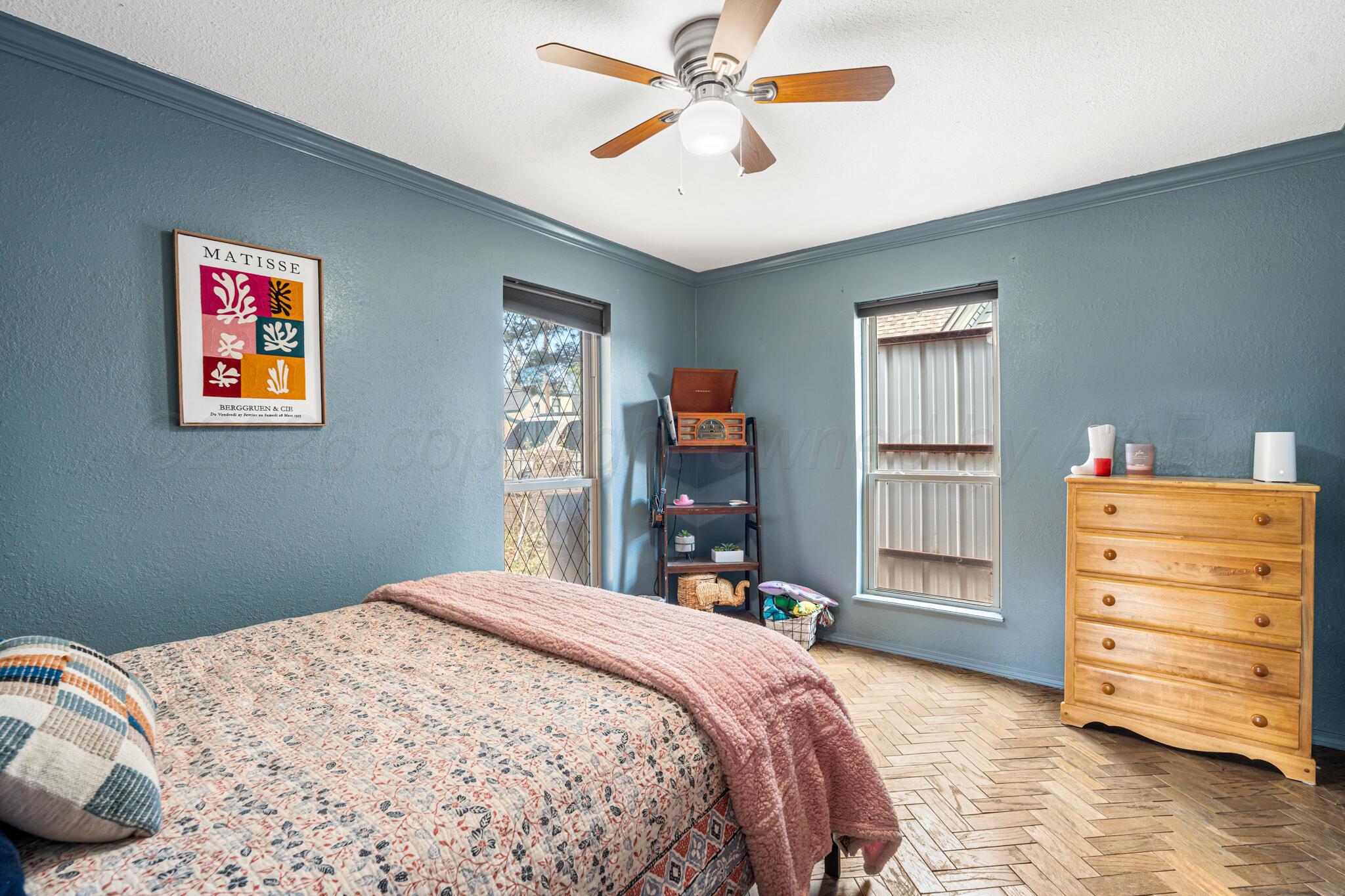 907 Broadmoor Street Property Photo 9