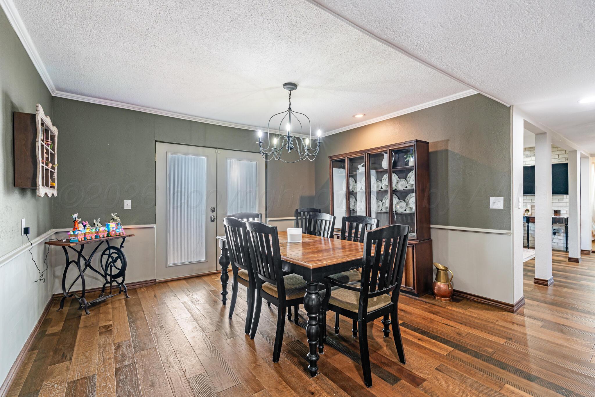 907 Broadmoor Street Property Photo 11