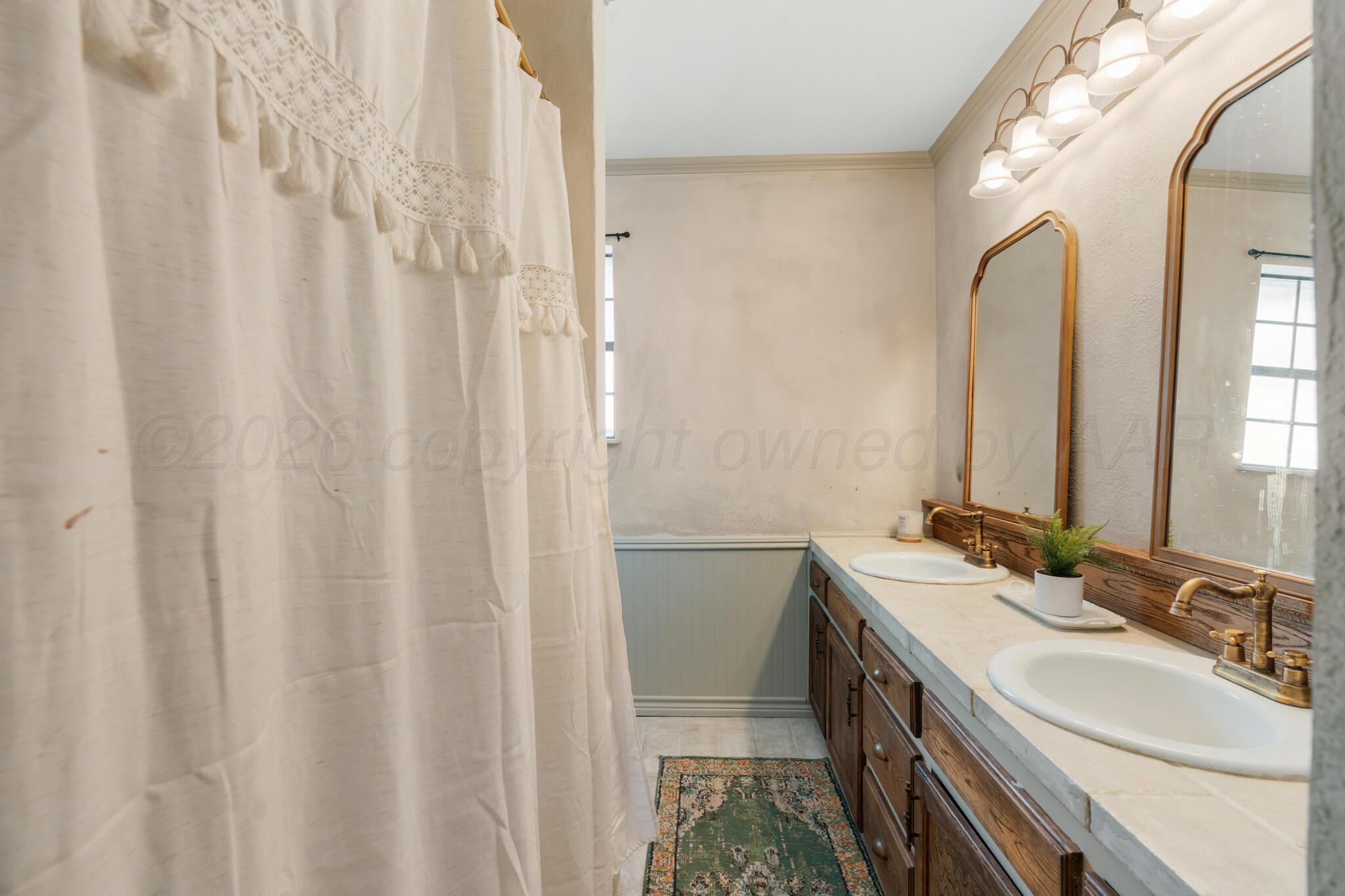 907 Broadmoor Street Property Photo 22