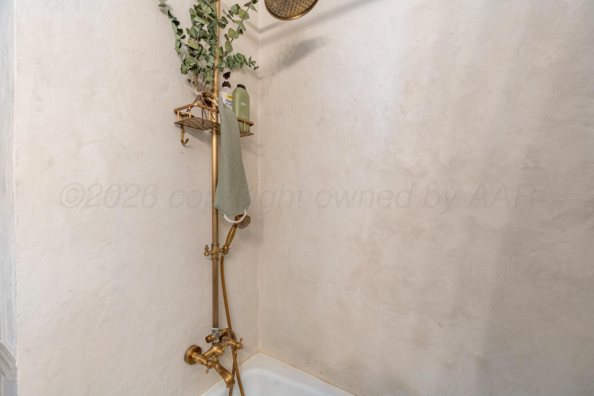 907 Broadmoor Street Property Photo 24