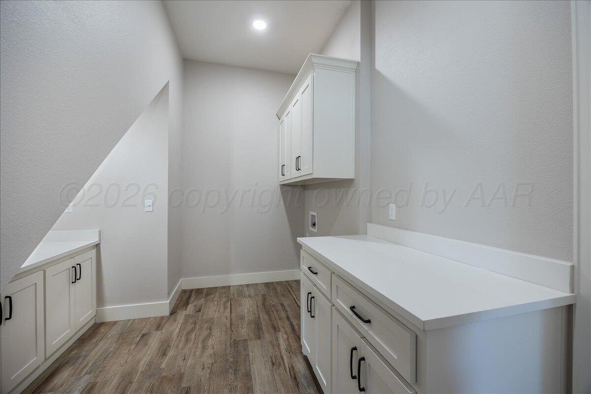 6300 Foley Square Street Property Photo 9
