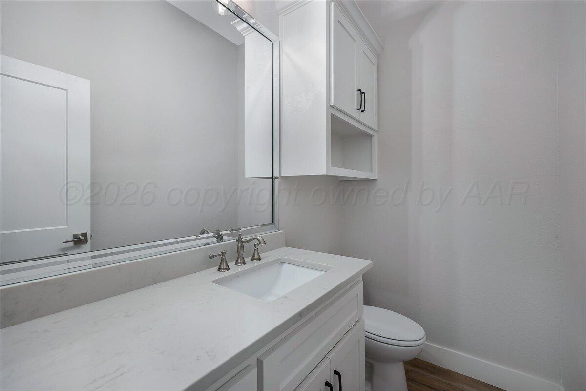 6300 Foley Square Street Property Photo 10