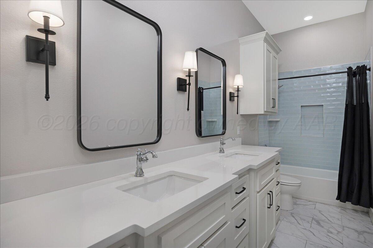 6300 Foley Square Street Property Photo 17