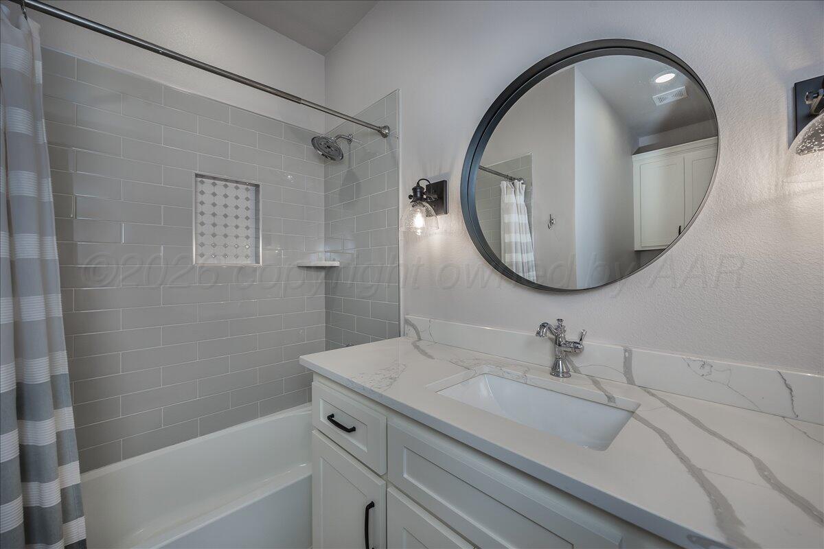 6300 Foley Square Street Property Photo 20