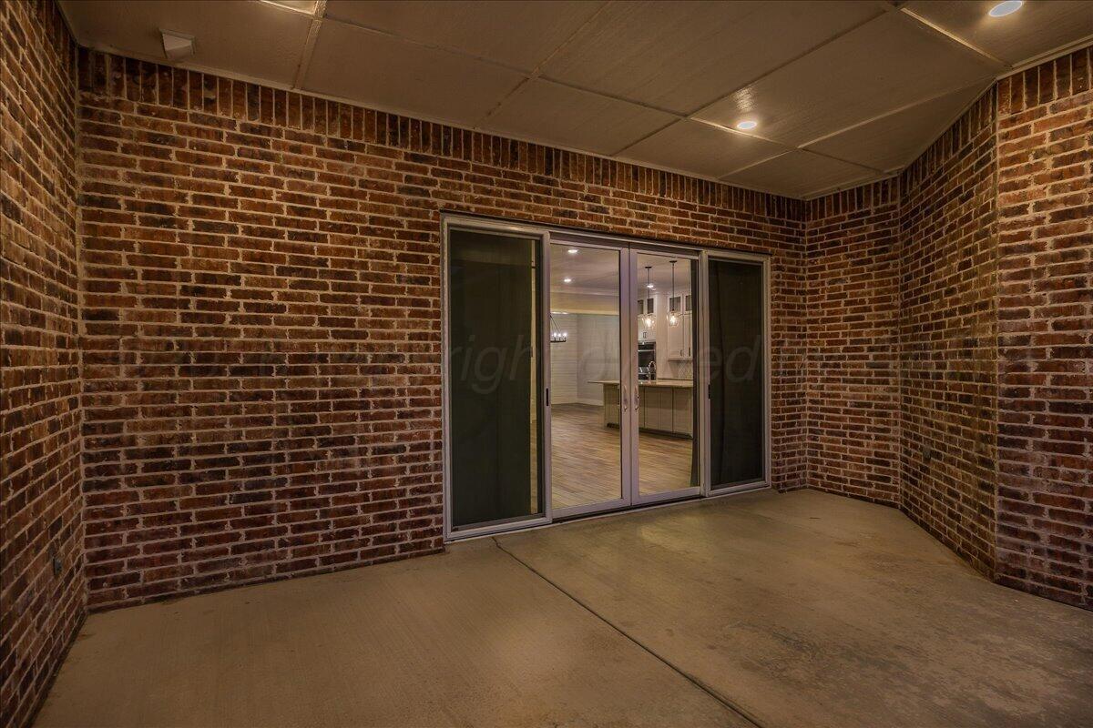6300 Foley Square Street Property Photo 23