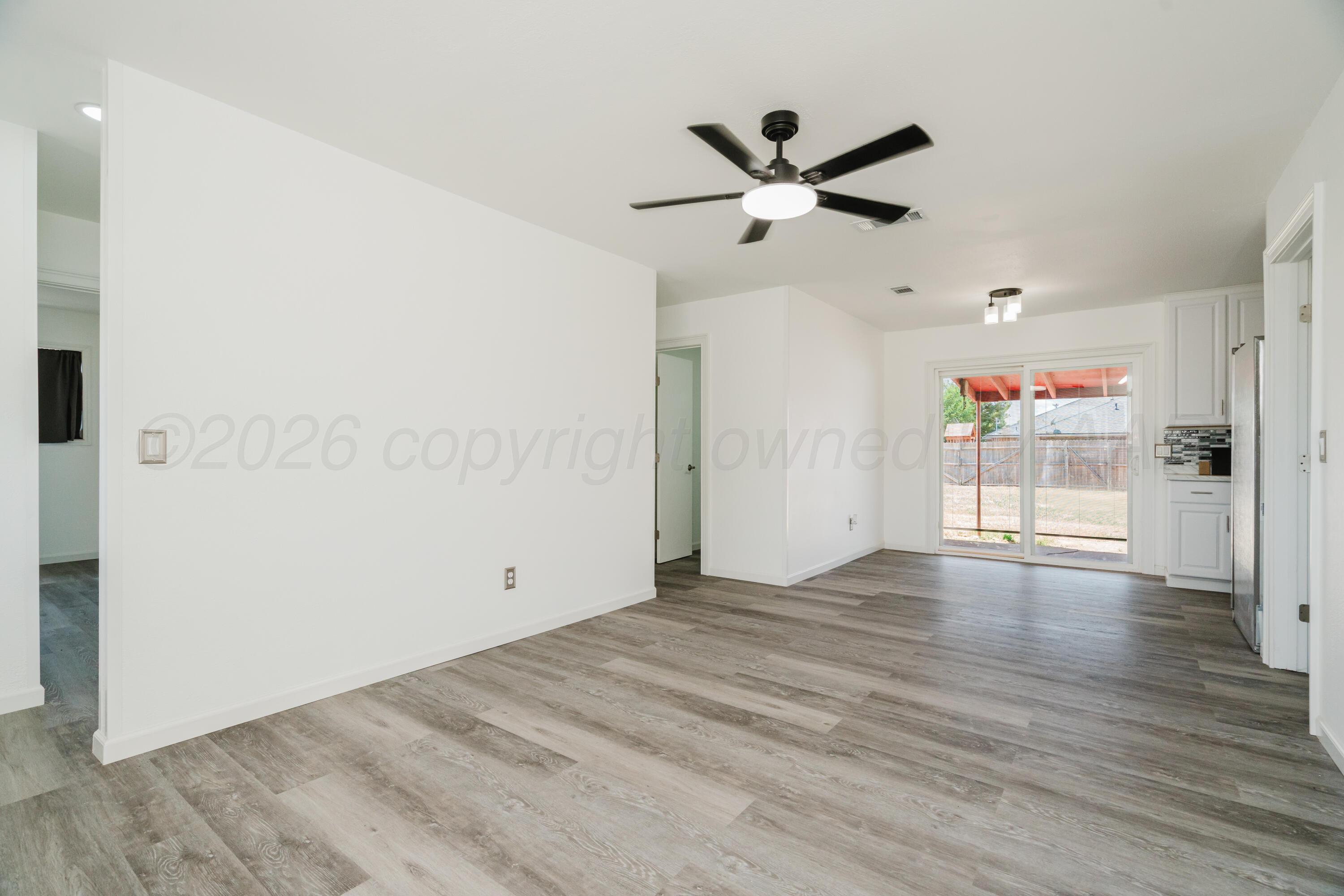 207 N Birge Avenue Property Photo 3