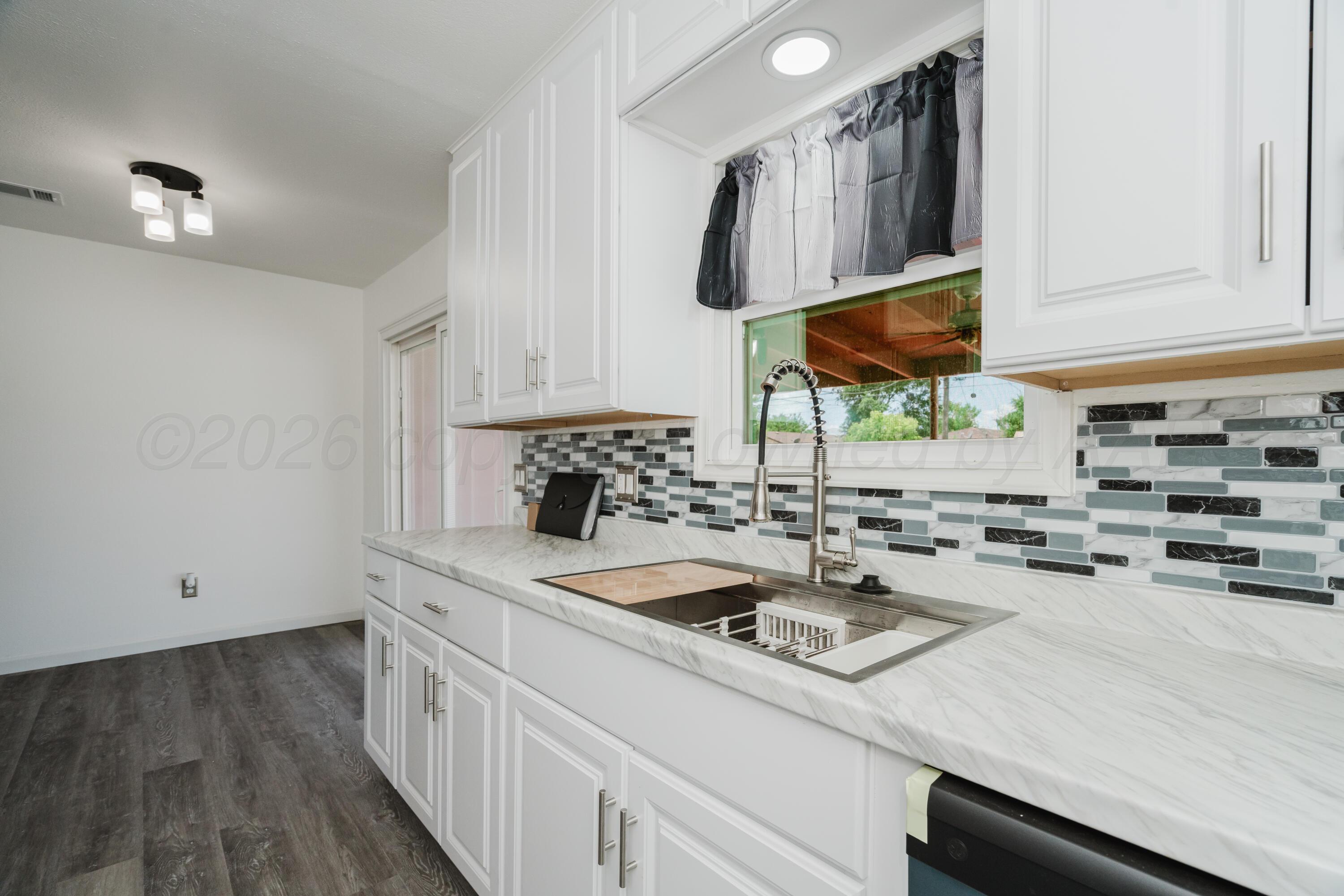 207 N Birge Avenue Property Photo 10