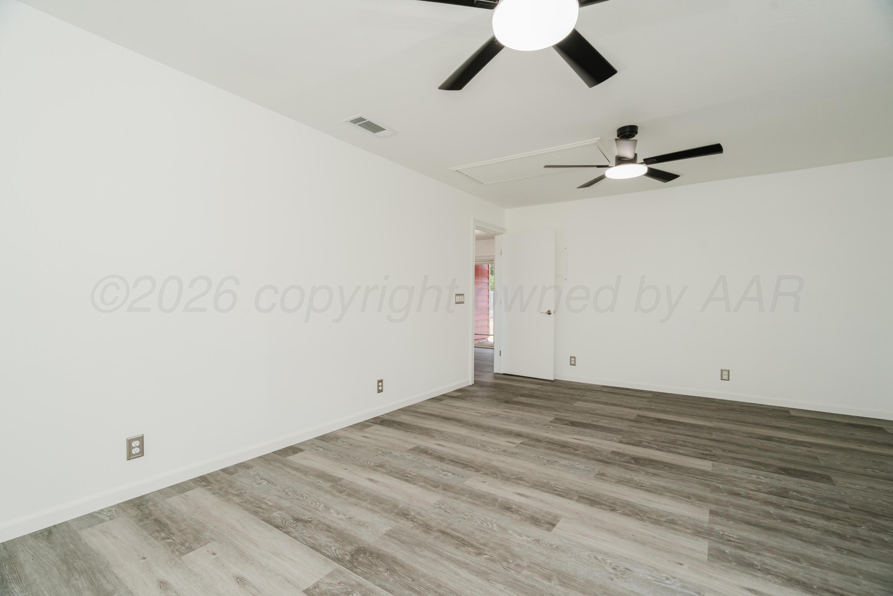 207 N Birge Avenue Property Photo 13