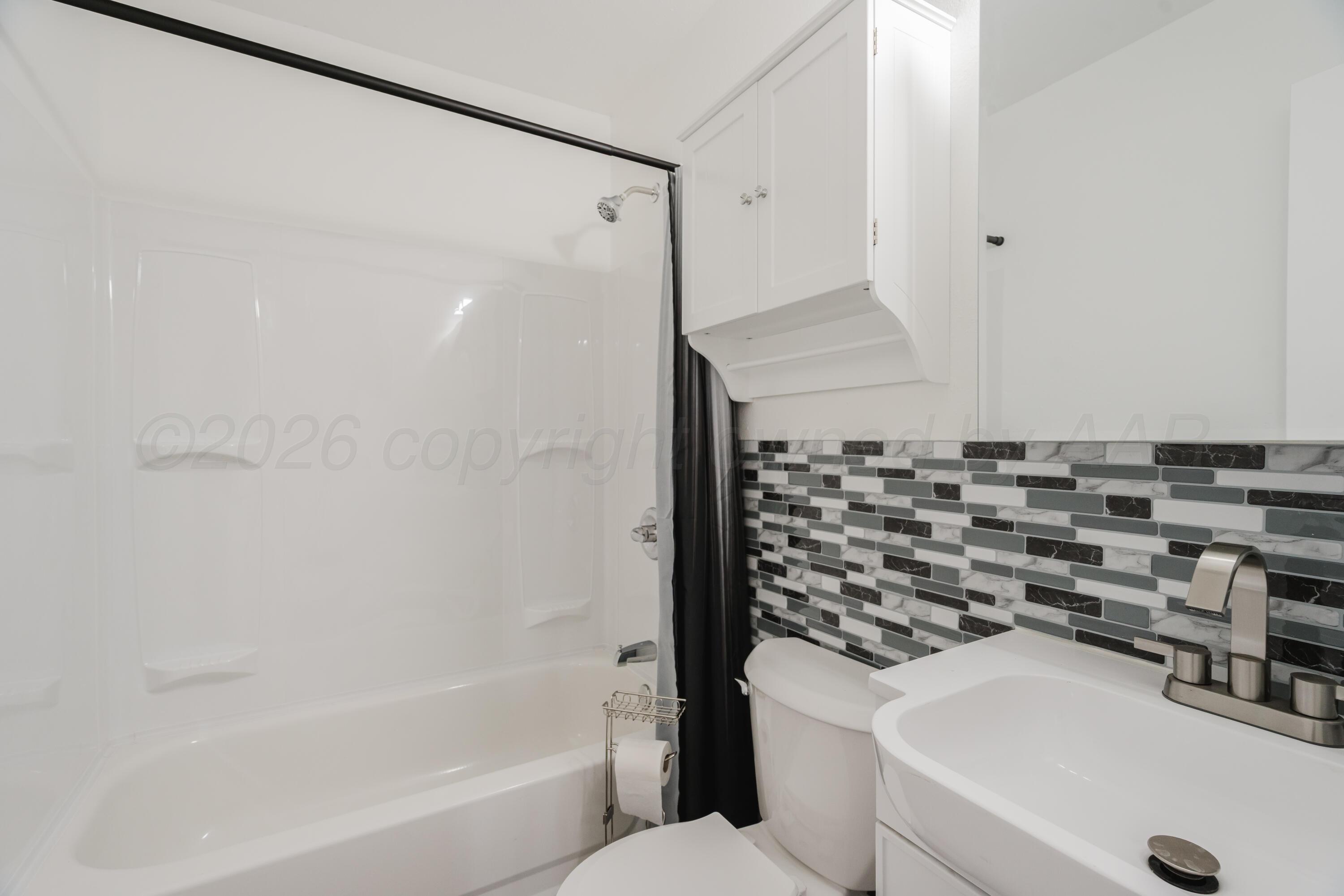 207 N Birge Avenue Property Photo 15