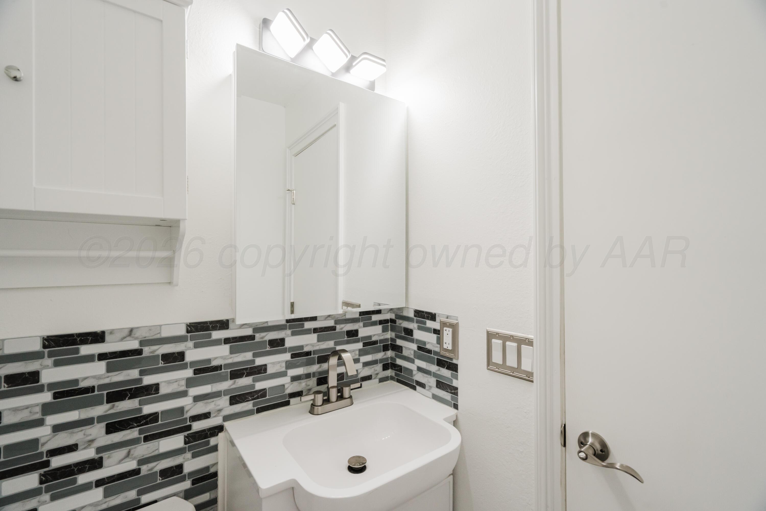 207 N Birge Avenue Property Photo 16