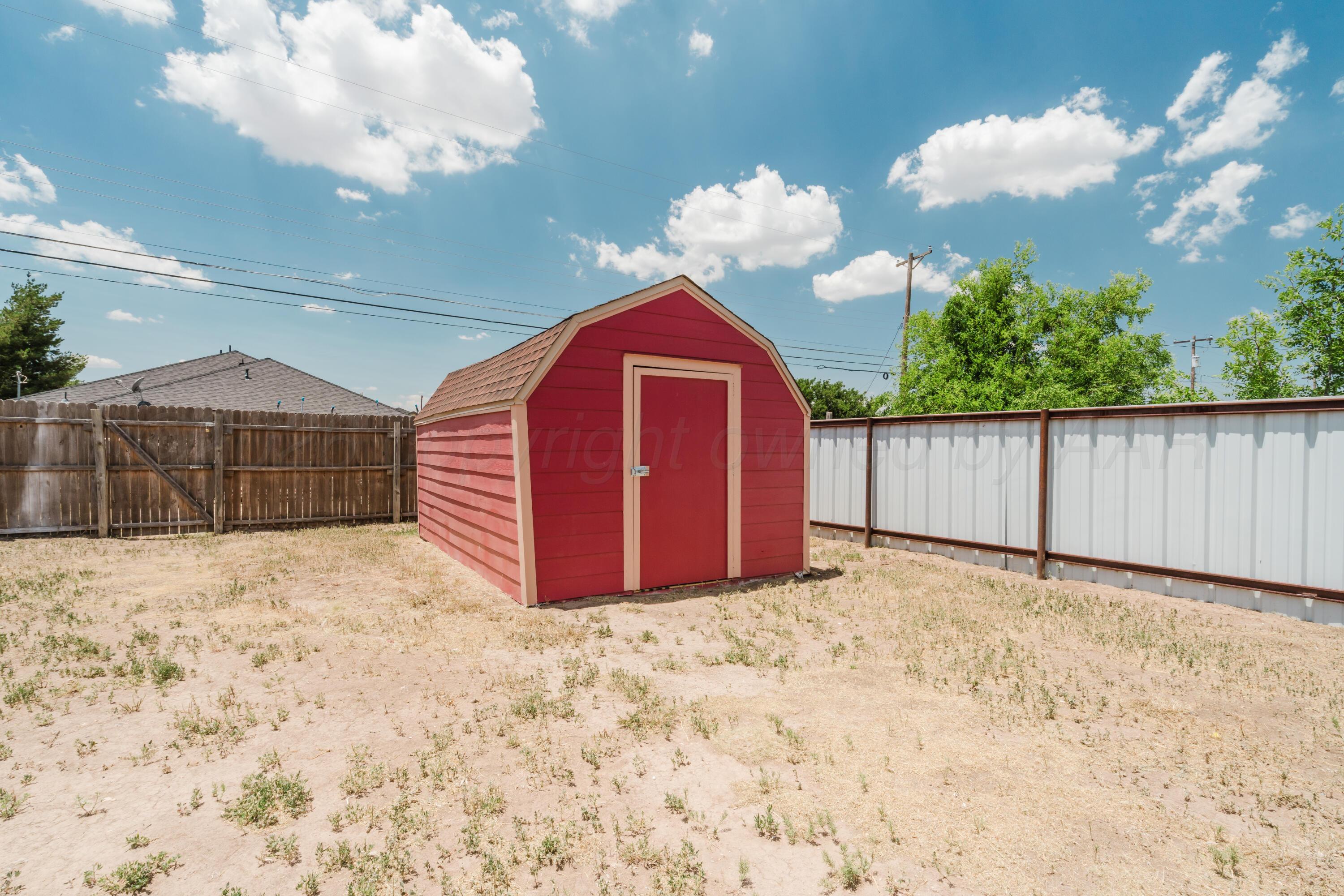 207 N Birge Avenue Property Photo 23