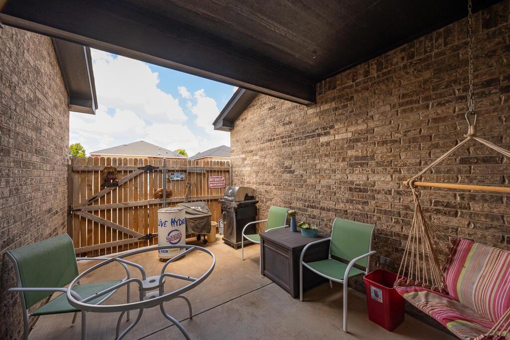 7128 Mosley Street Property Photo 5