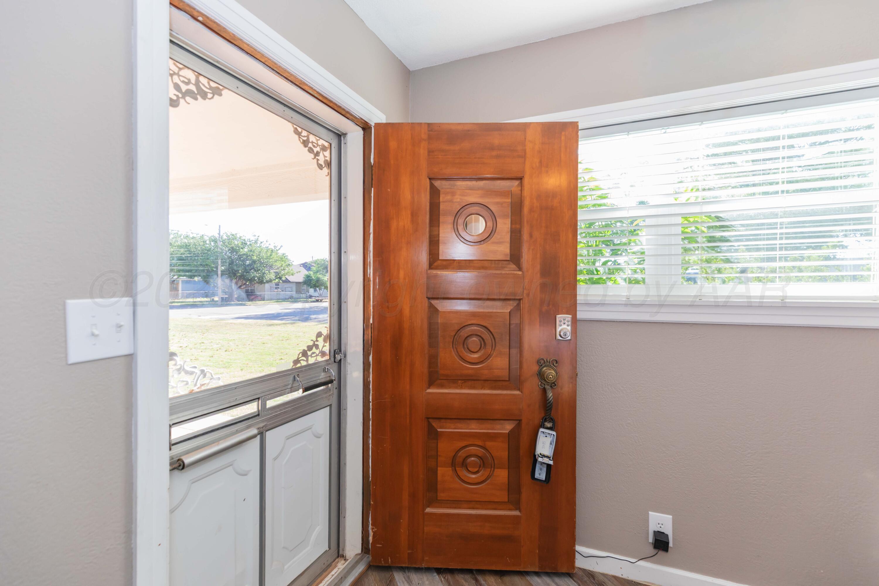 304 S Endicott Street Property Photo 4