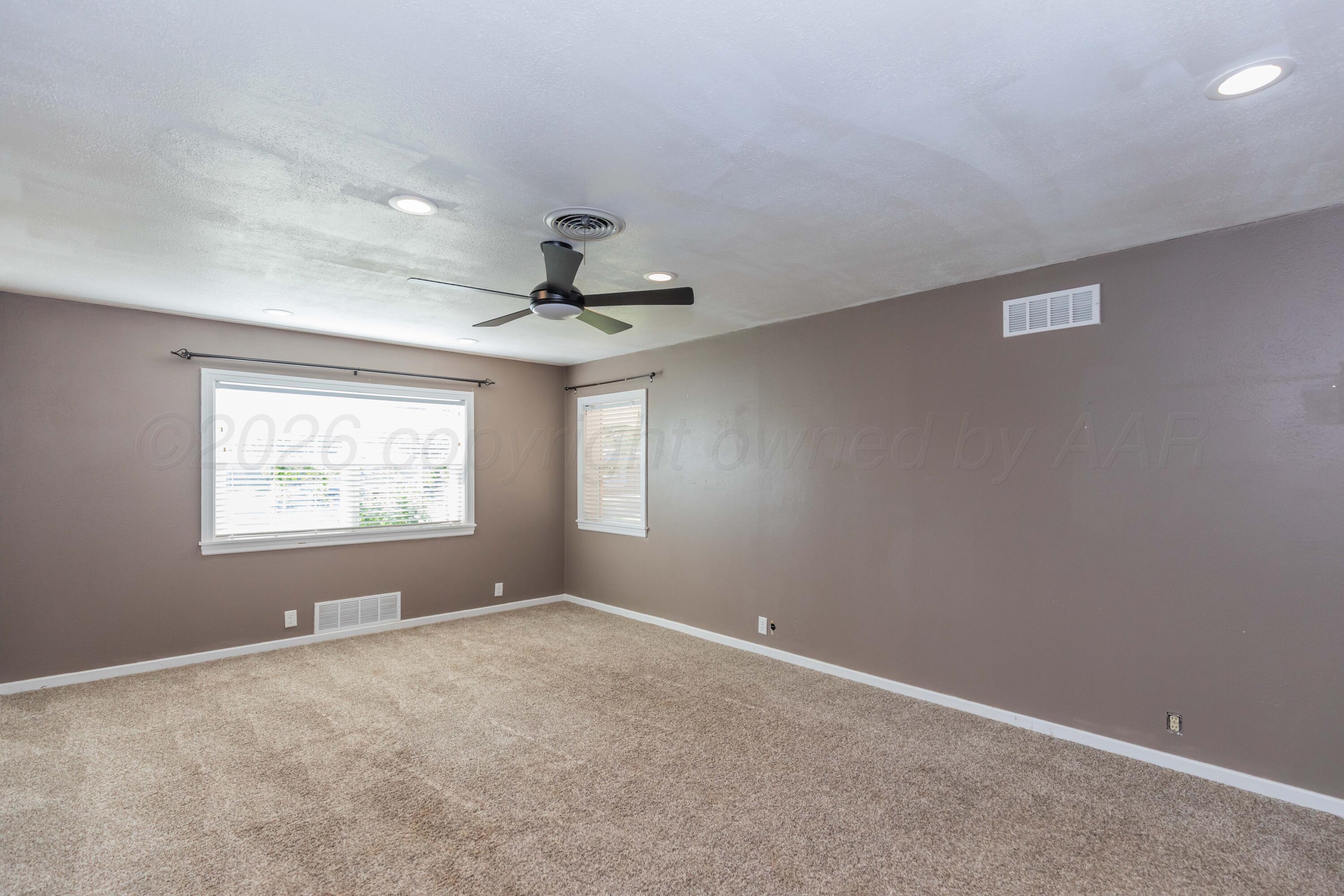 304 S Endicott Street Property Photo 21