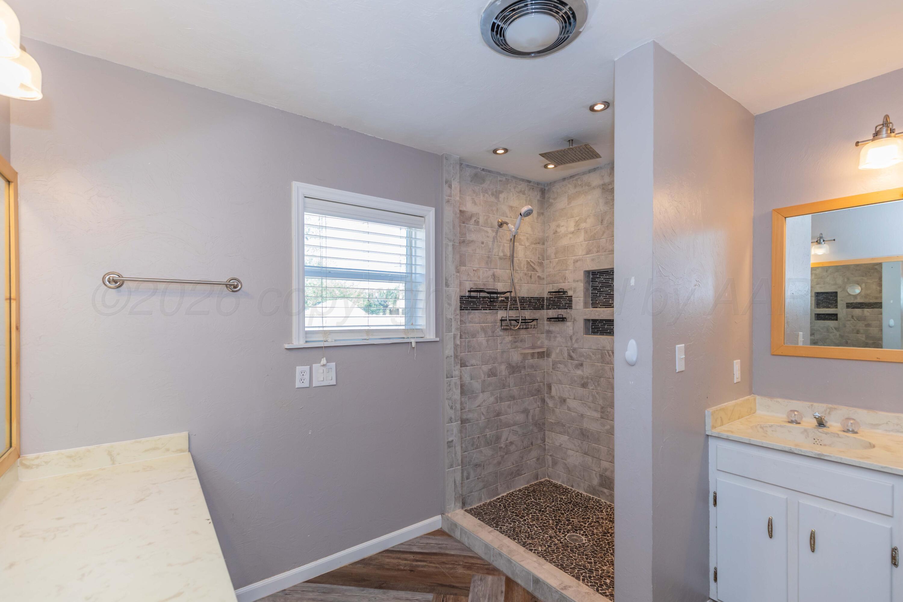 304 S Endicott Street Property Photo 31