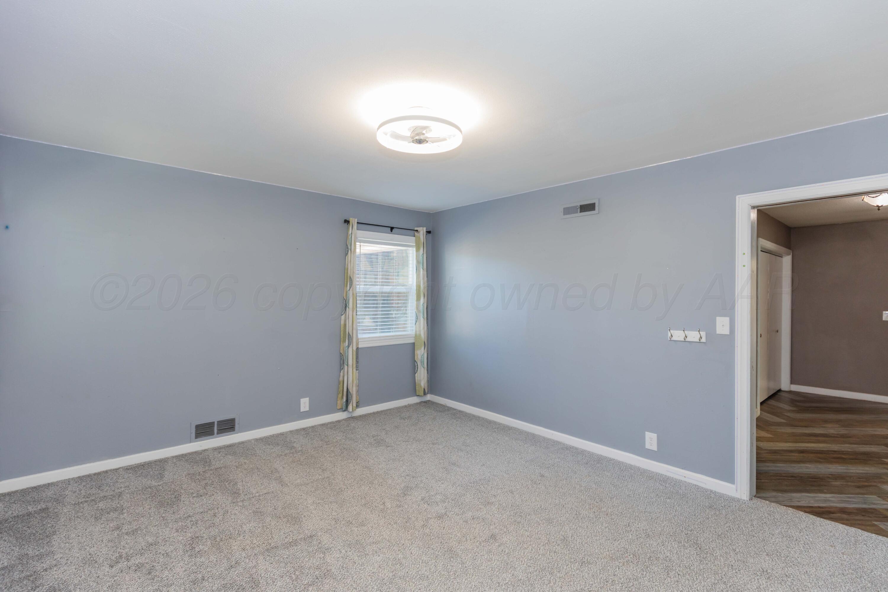 304 S Endicott Street Property Photo 33