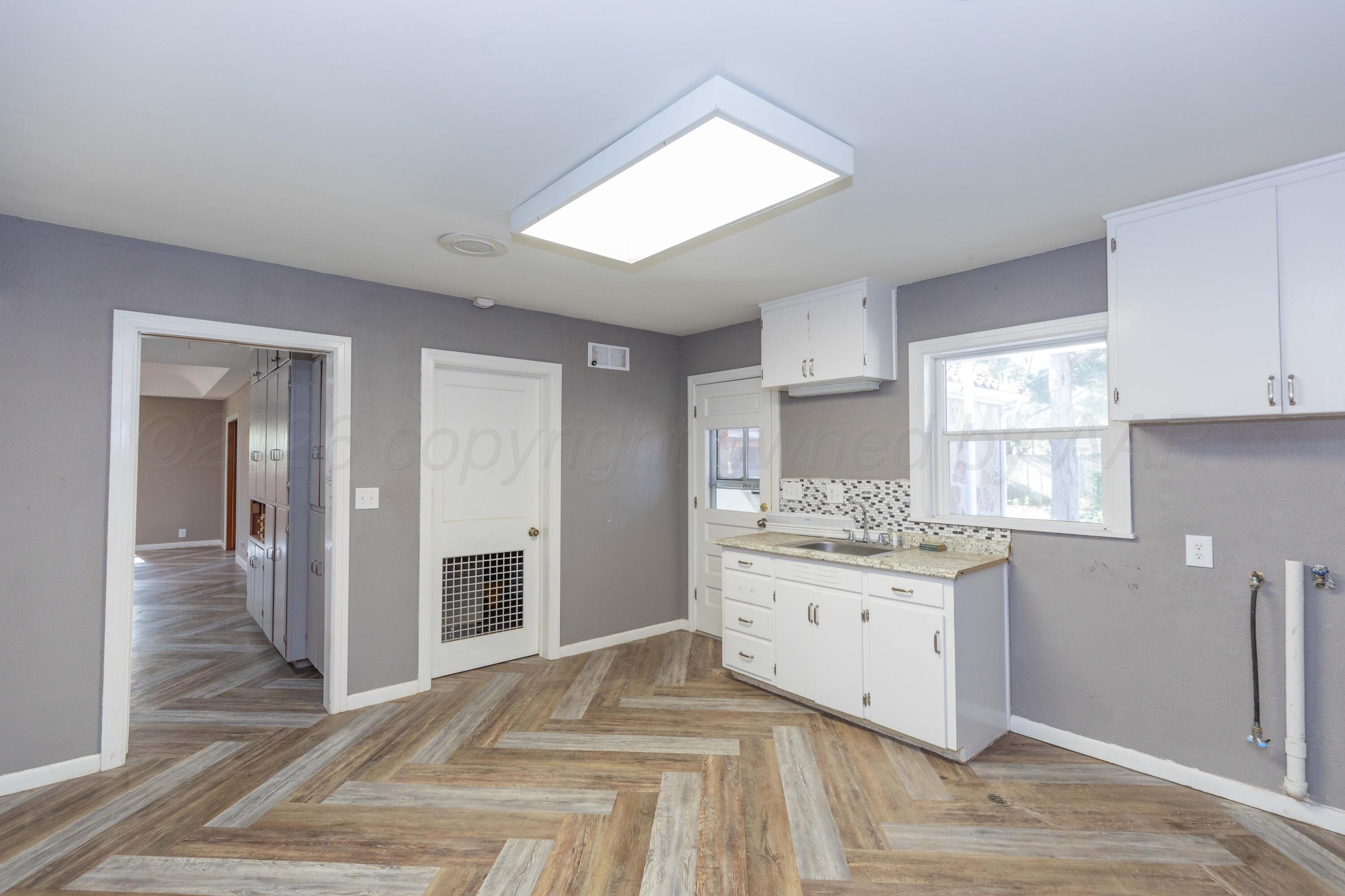 304 S Endicott Street Property Photo 48