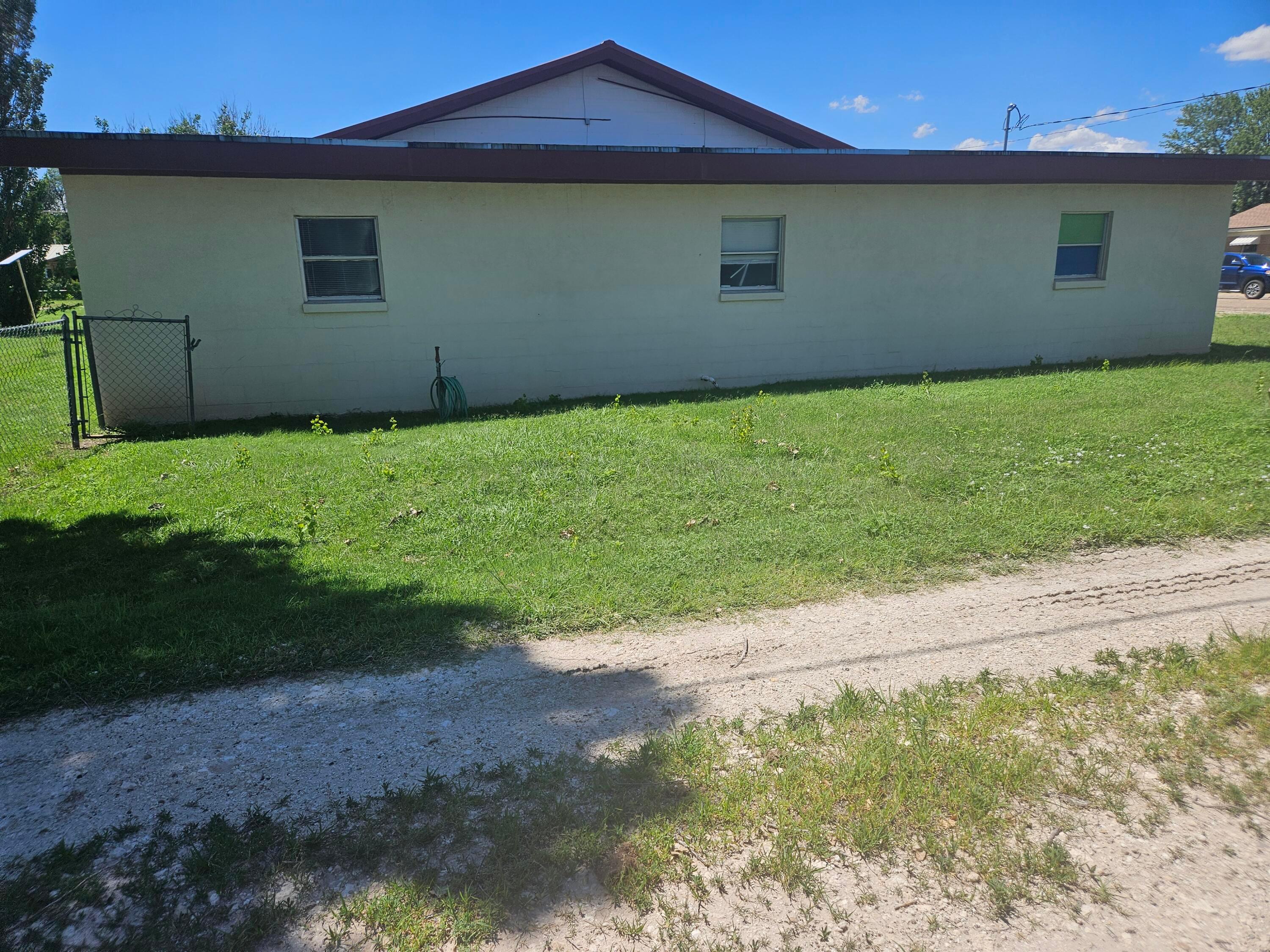 1801 S Drake Street Property Photo 3