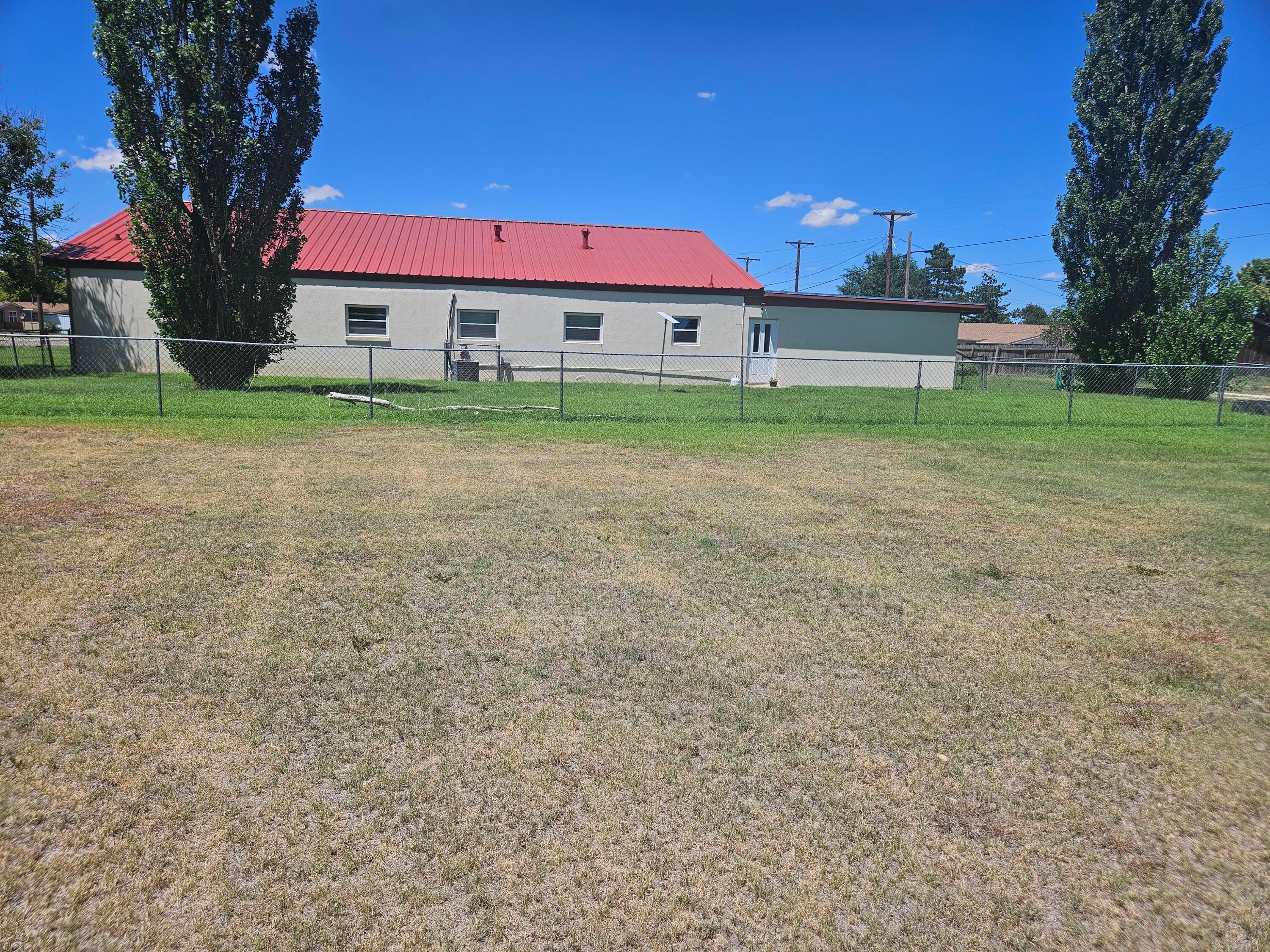 1801 S Drake Street Property Photo 4