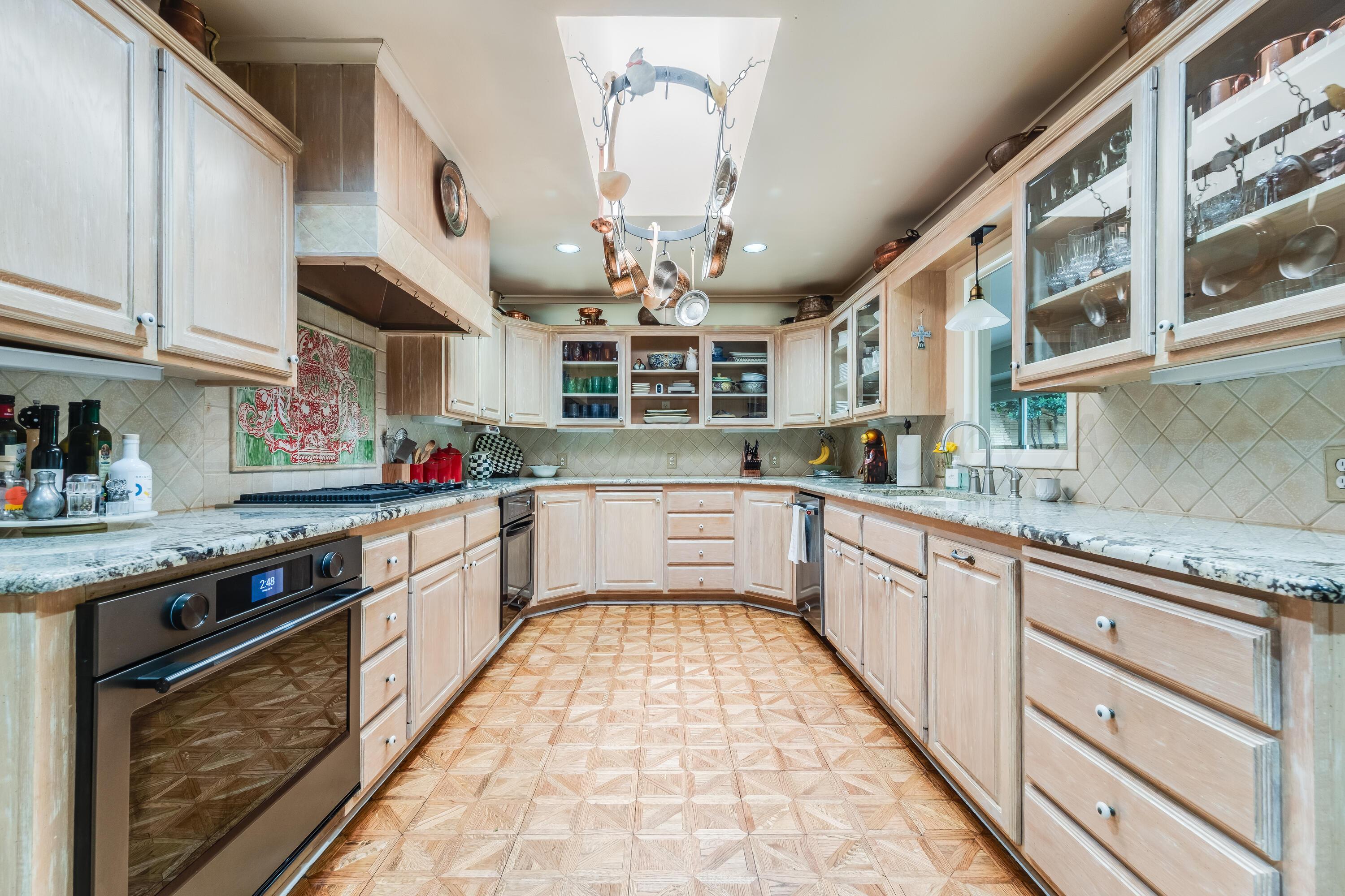 2808 S Bonham Street Property Photo 11