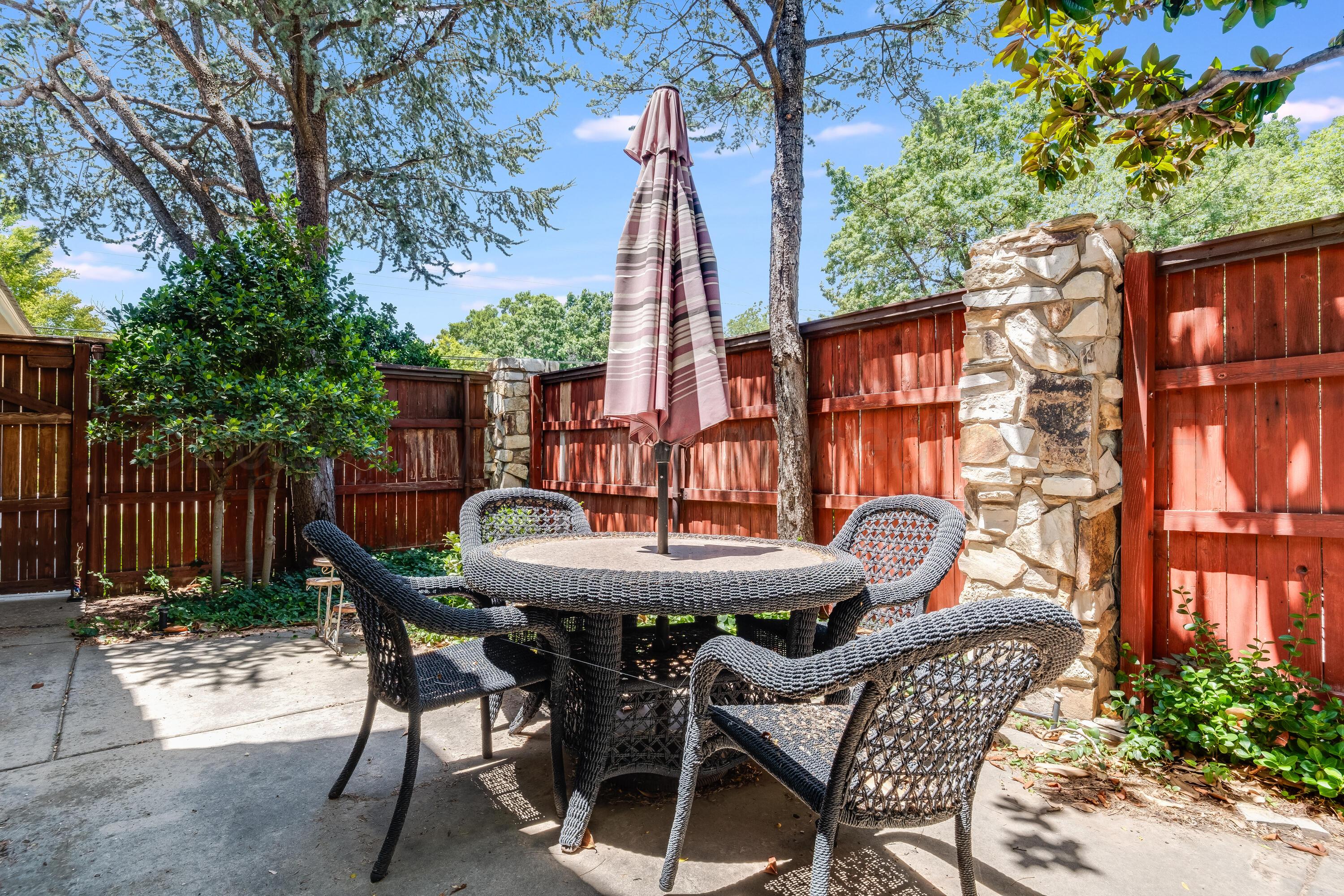 2808 S Bonham Street Property Photo 18